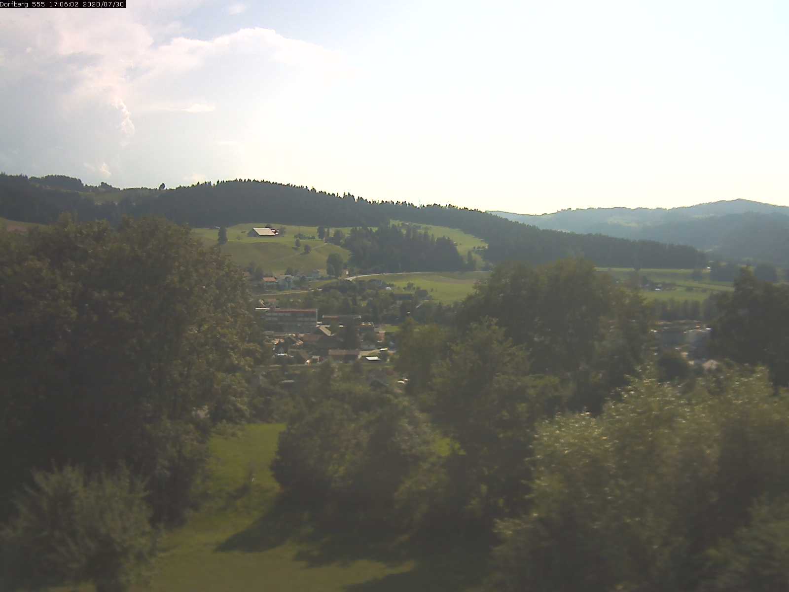 Webcam-Bild: Aussicht vom Dorfberg in Langnau 20200730-170601