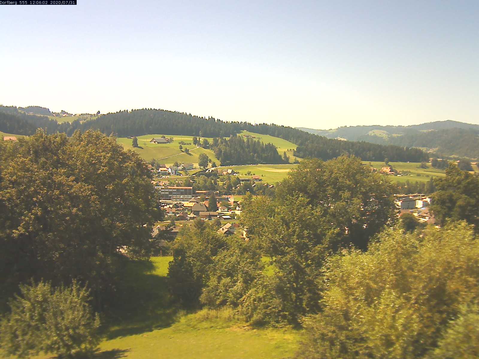 Webcam-Bild: Aussicht vom Dorfberg in Langnau 20200731-120601