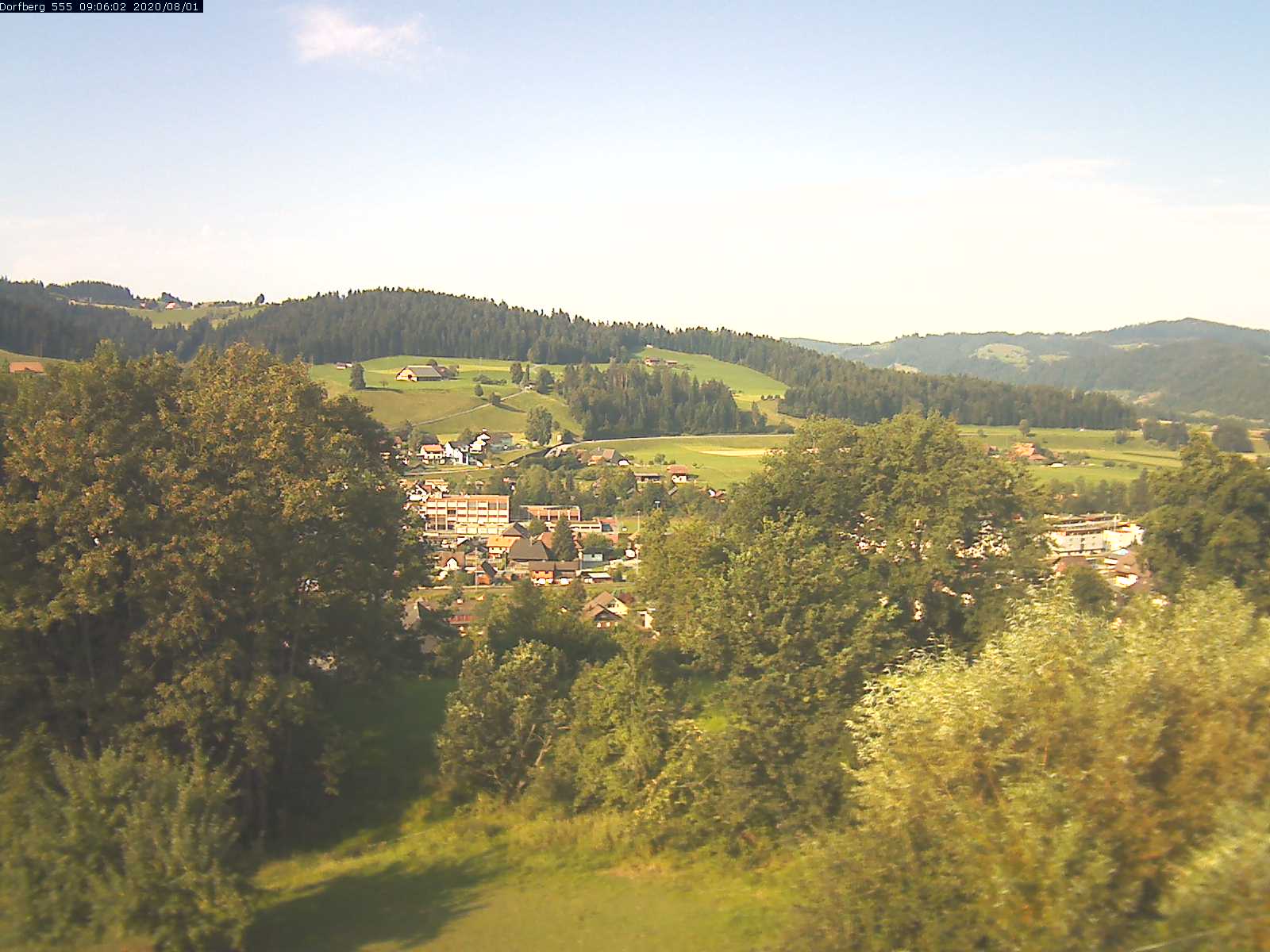 Webcam-Bild: Aussicht vom Dorfberg in Langnau 20200801-090601