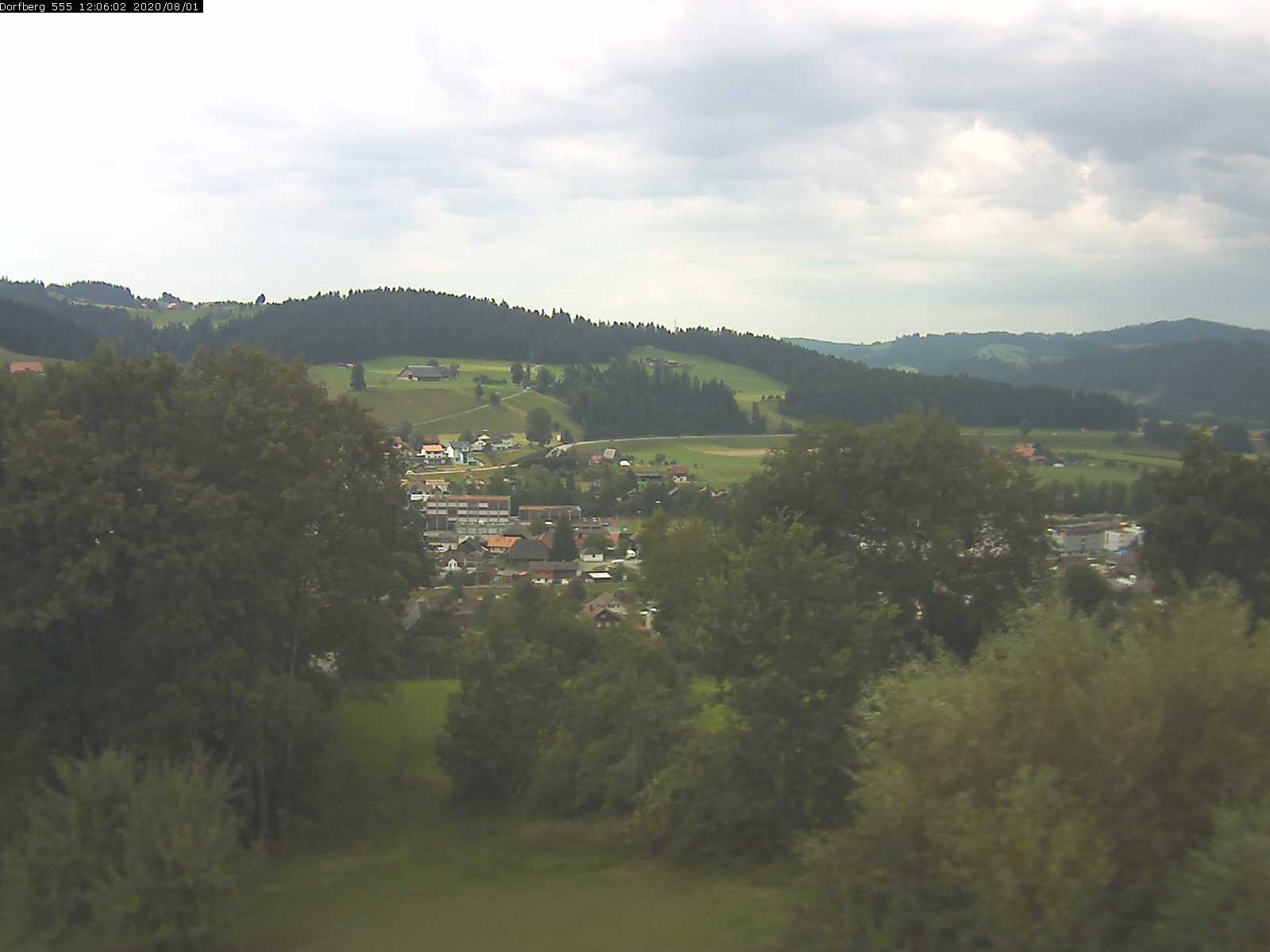 Webcam-Bild: Aussicht vom Dorfberg in Langnau 20200801-120601