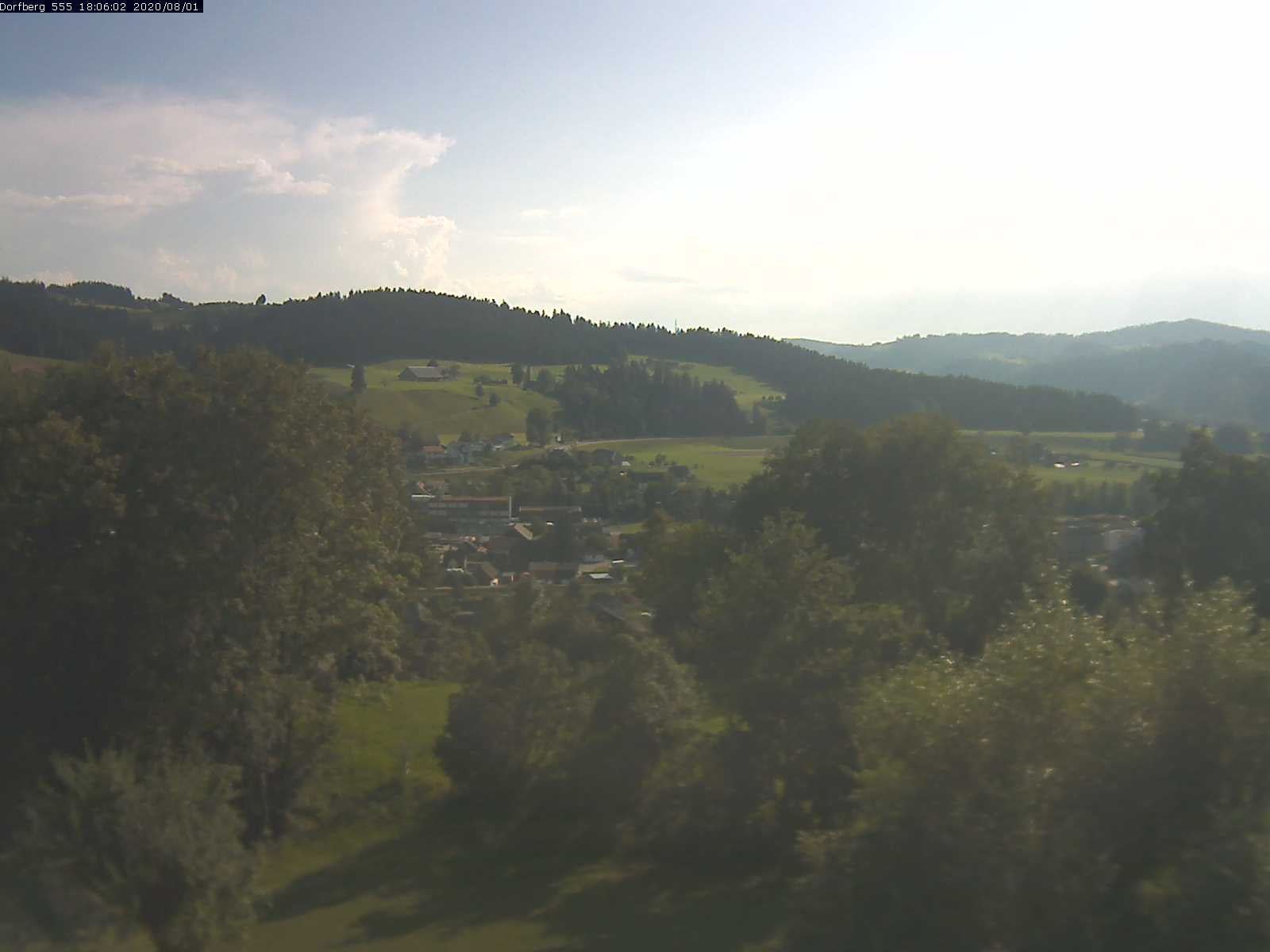 Webcam-Bild: Aussicht vom Dorfberg in Langnau 20200801-180601