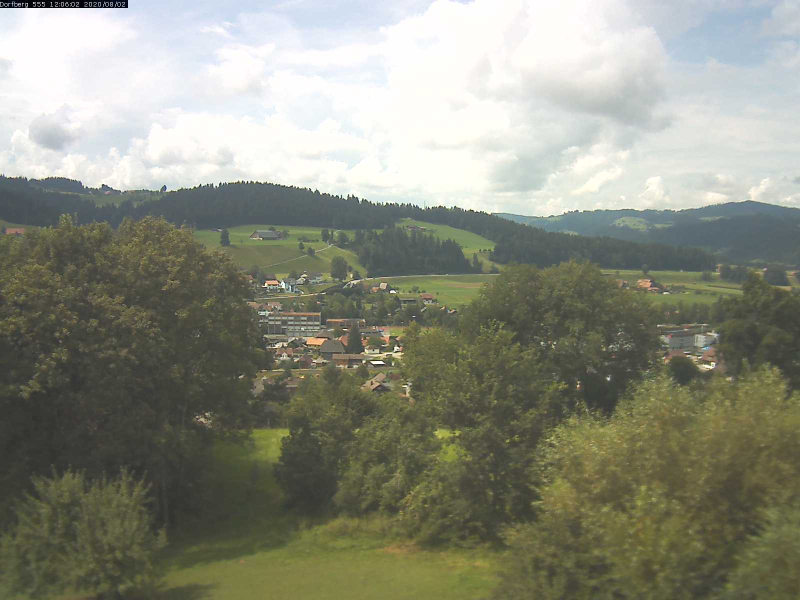 Webcam-Bild: Aussicht vom Dorfberg in Langnau 20200802-120602