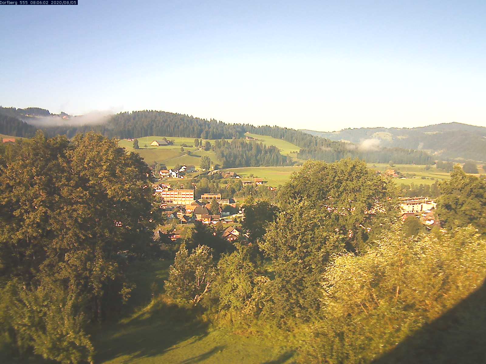 Webcam-Bild: Aussicht vom Dorfberg in Langnau 20200805-080601