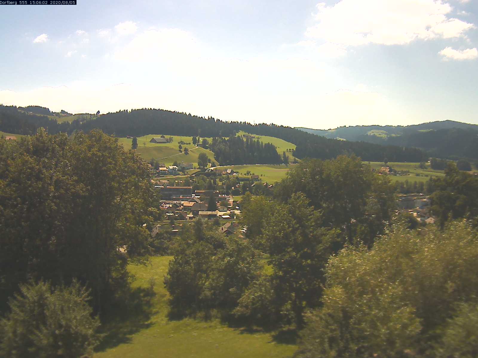 Webcam-Bild: Aussicht vom Dorfberg in Langnau 20200805-150601