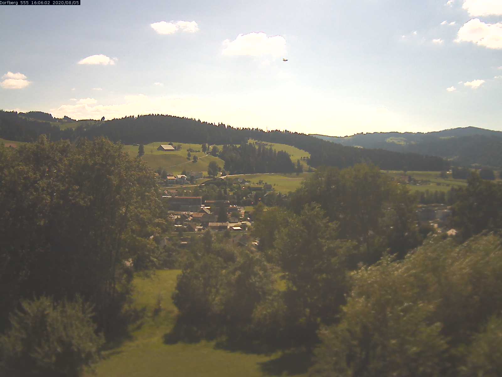 Webcam-Bild: Aussicht vom Dorfberg in Langnau 20200805-160601