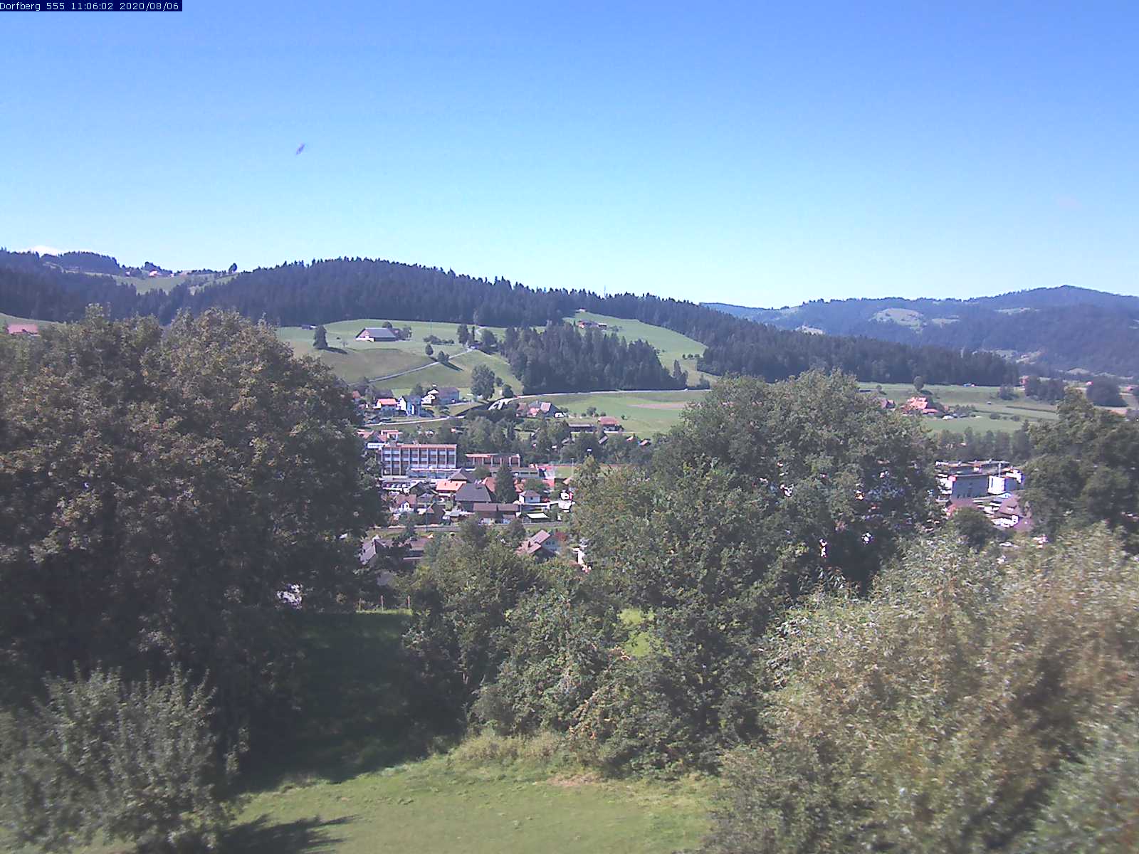 Webcam-Bild: Aussicht vom Dorfberg in Langnau 20200806-110601