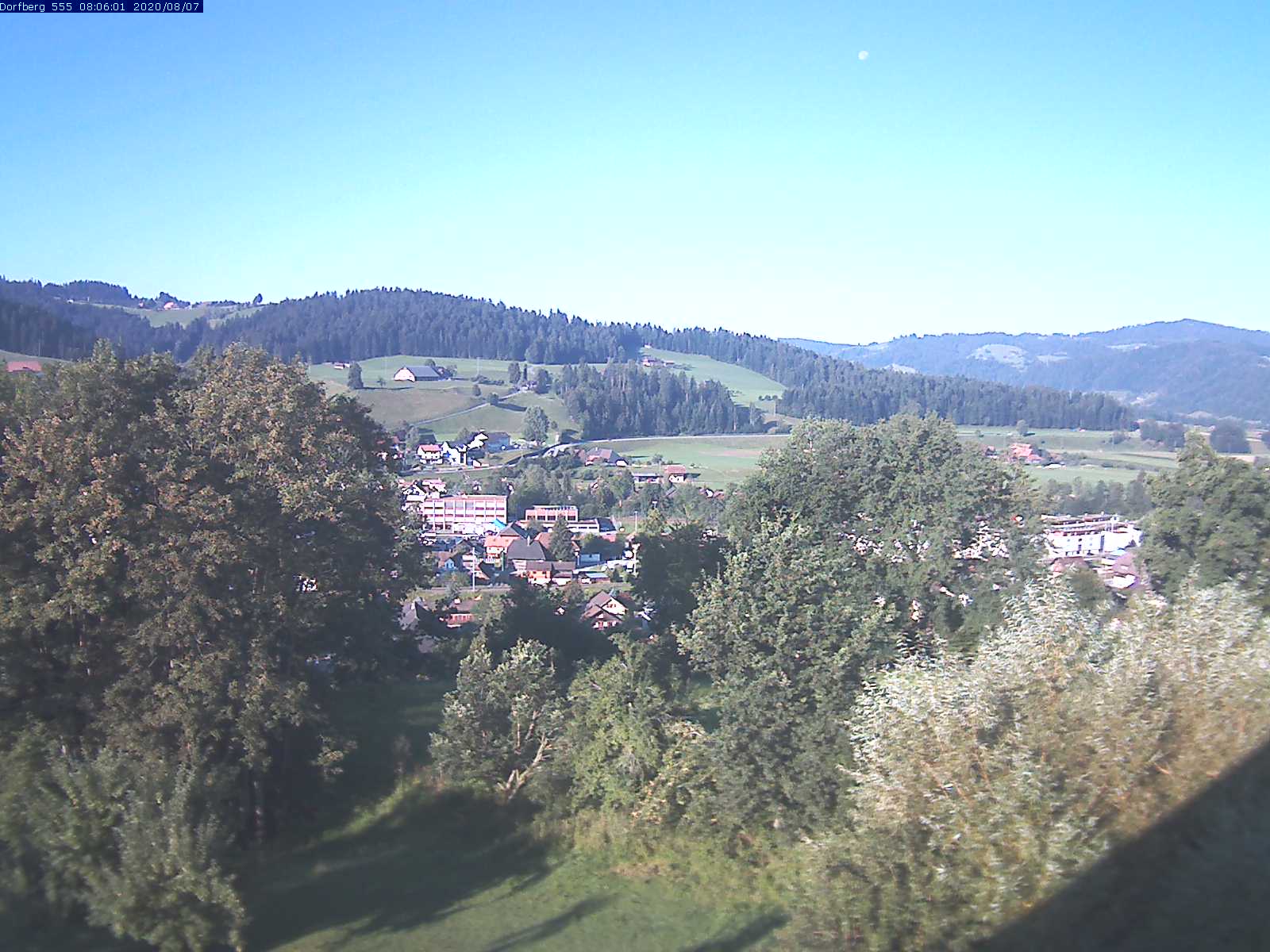 Webcam-Bild: Aussicht vom Dorfberg in Langnau 20200807-080601