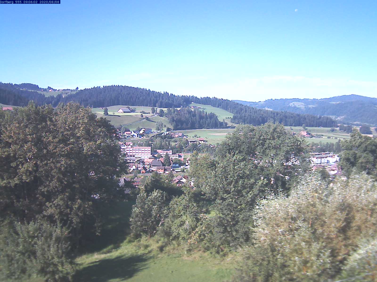 Webcam-Bild: Aussicht vom Dorfberg in Langnau 20200808-090601