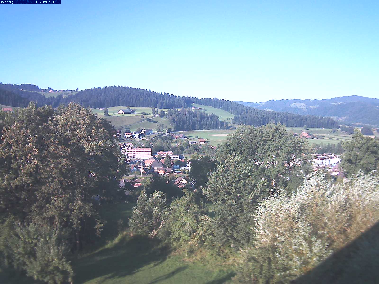 Webcam-Bild: Aussicht vom Dorfberg in Langnau 20200809-080601