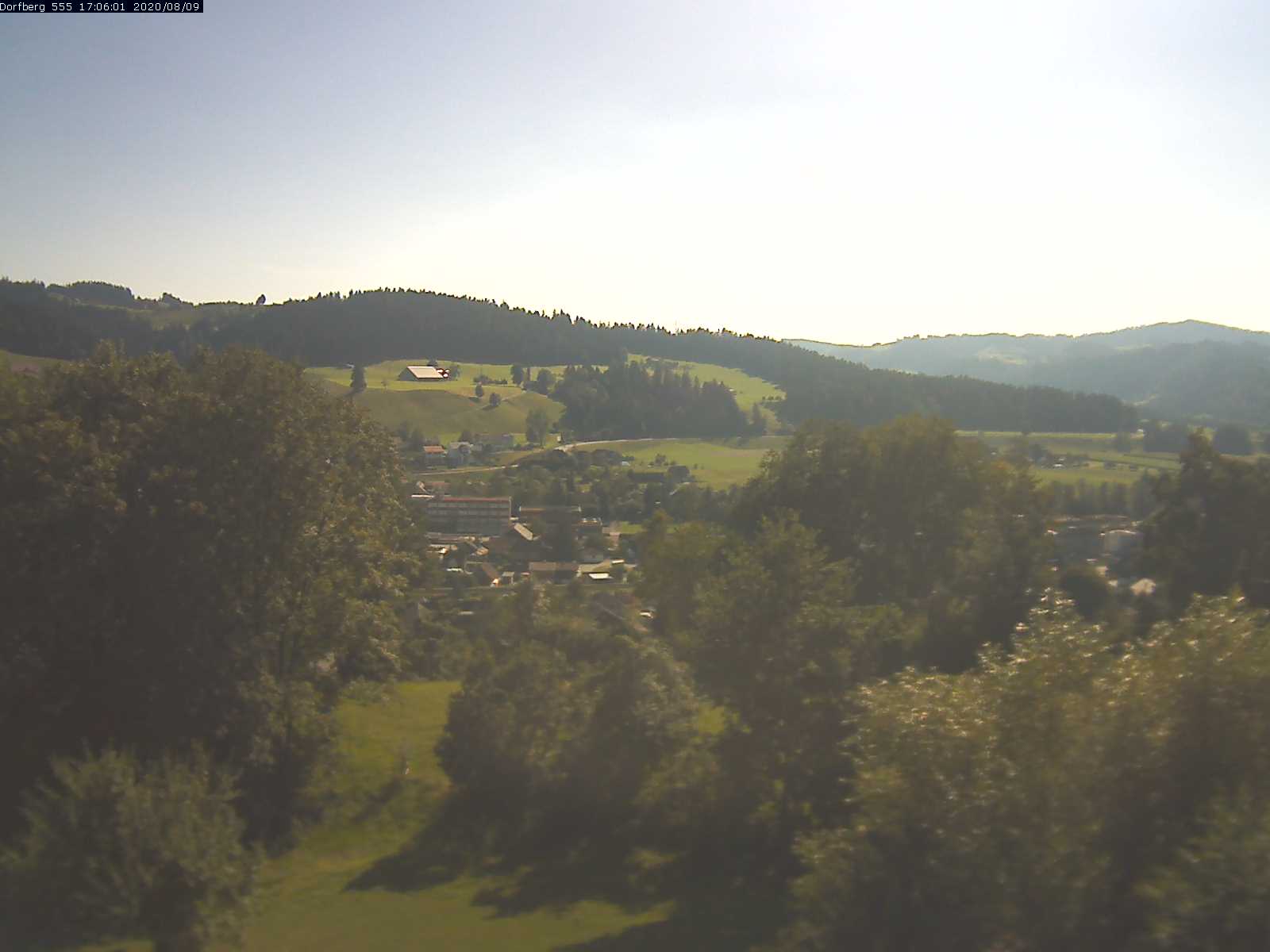 Webcam-Bild: Aussicht vom Dorfberg in Langnau 20200809-170601