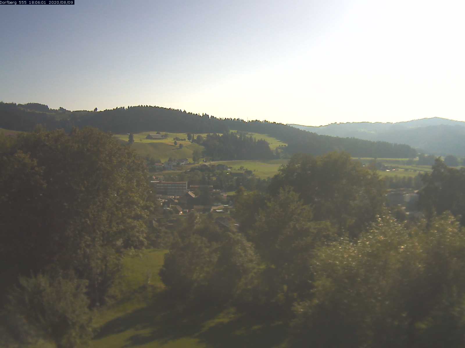 Webcam-Bild: Aussicht vom Dorfberg in Langnau 20200809-180601