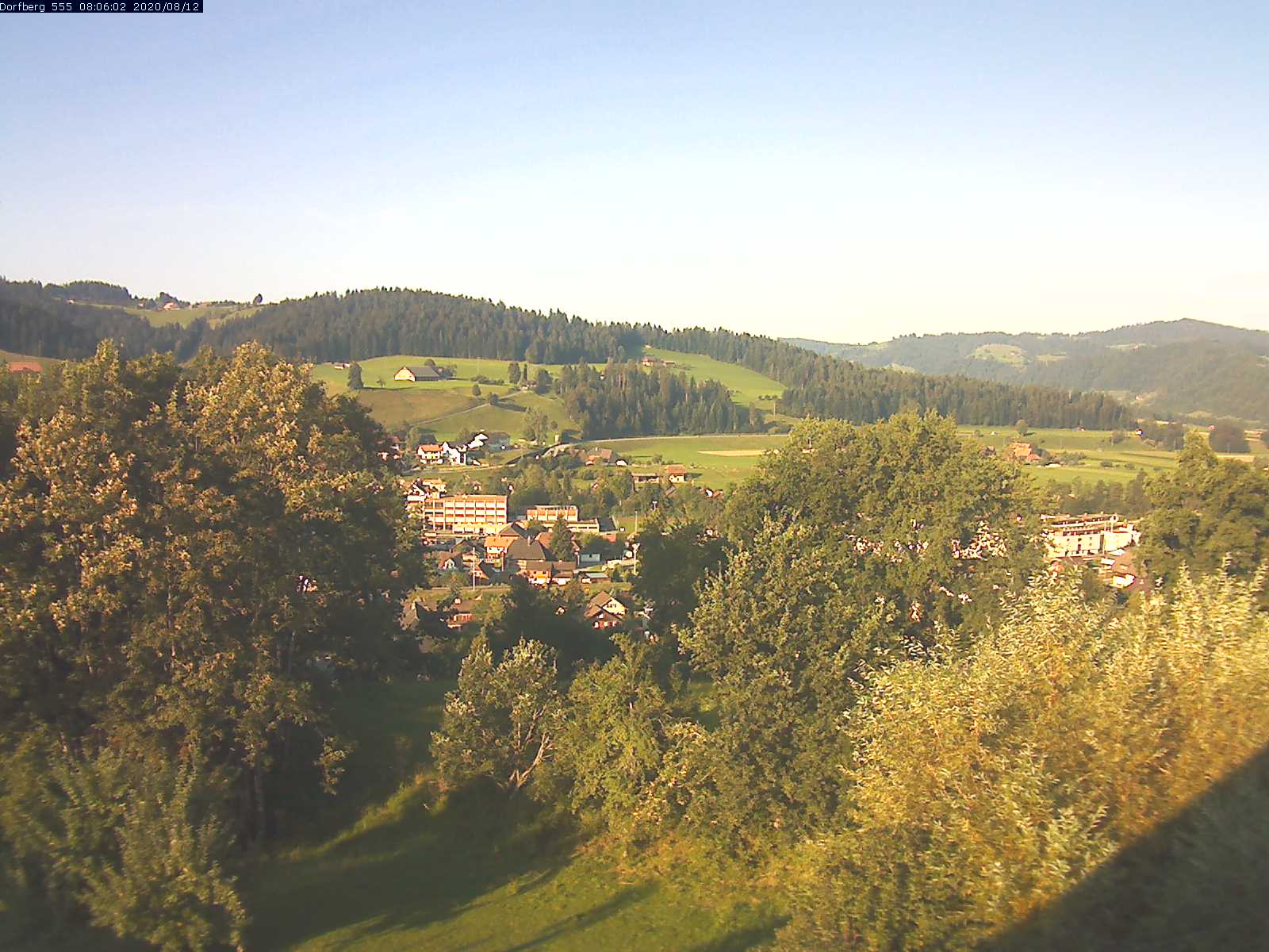 Webcam-Bild: Aussicht vom Dorfberg in Langnau 20200812-080601