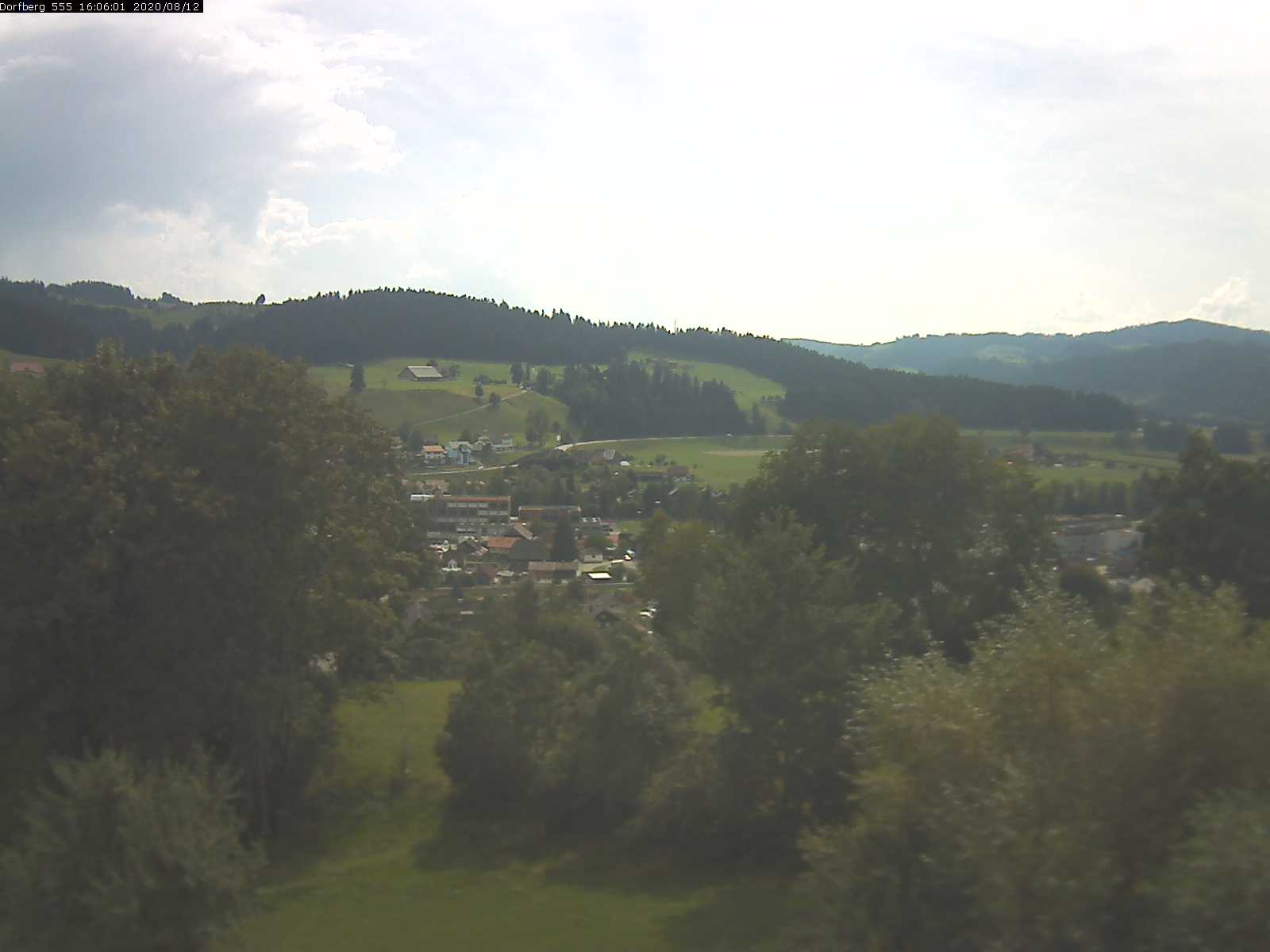 Webcam-Bild: Aussicht vom Dorfberg in Langnau 20200812-160601