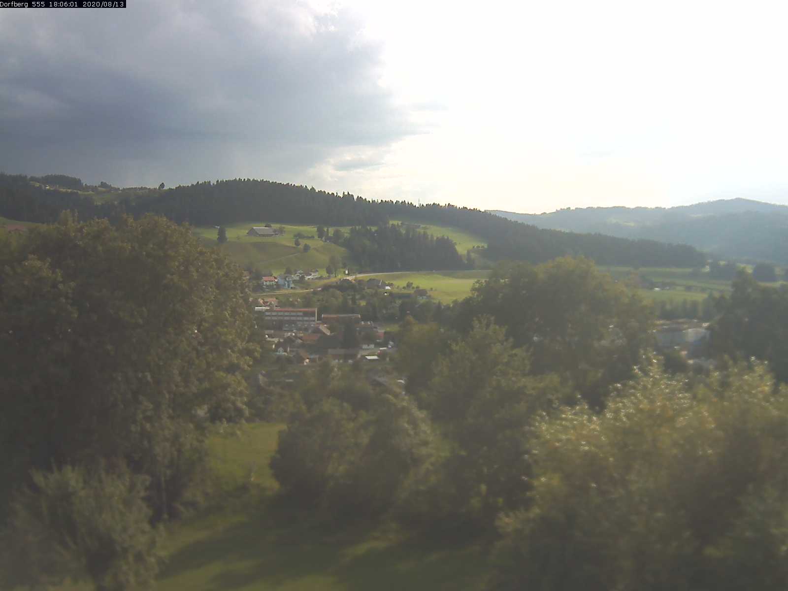 Webcam-Bild: Aussicht vom Dorfberg in Langnau 20200813-180601
