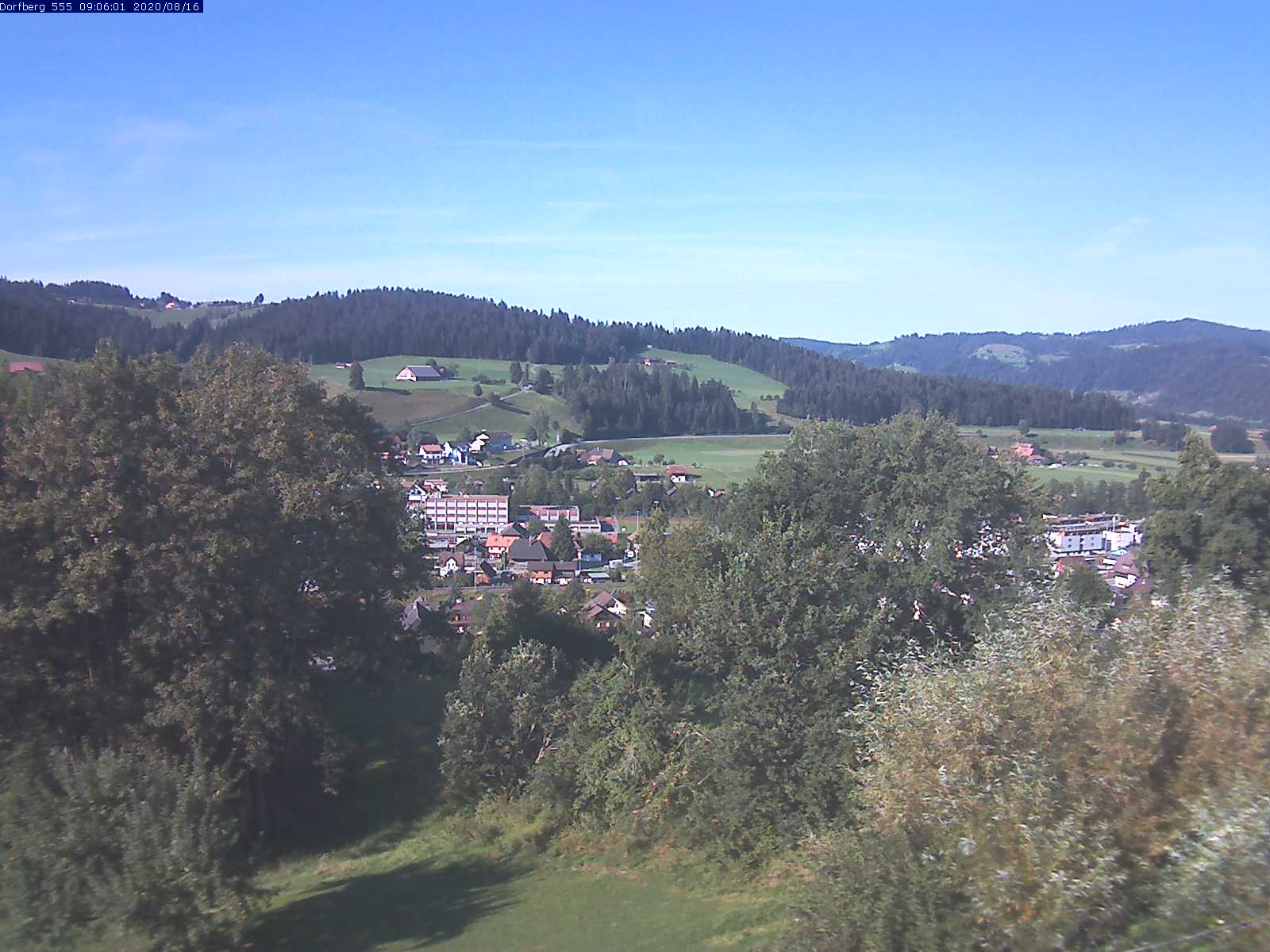 Webcam-Bild: Aussicht vom Dorfberg in Langnau 20200816-090601