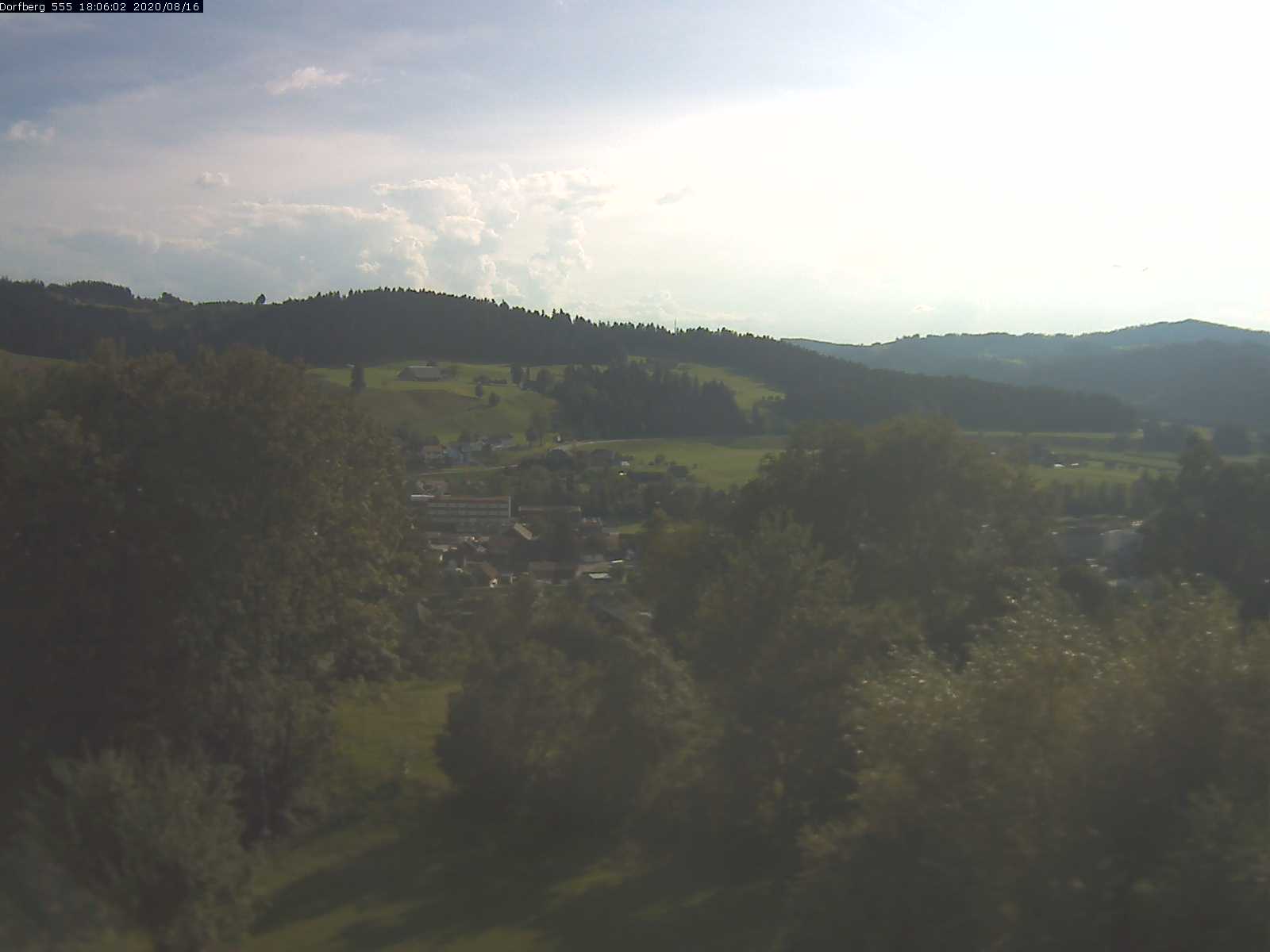 Webcam-Bild: Aussicht vom Dorfberg in Langnau 20200816-180601