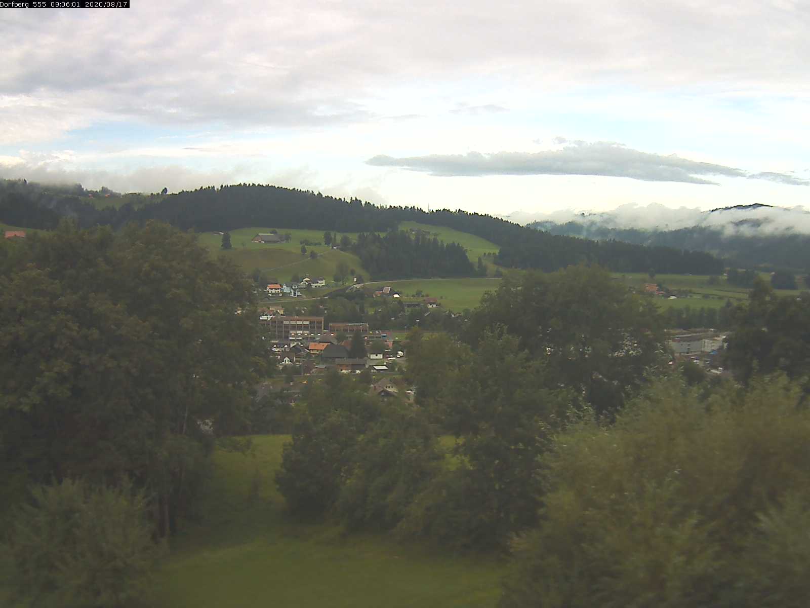 Webcam-Bild: Aussicht vom Dorfberg in Langnau 20200817-090601