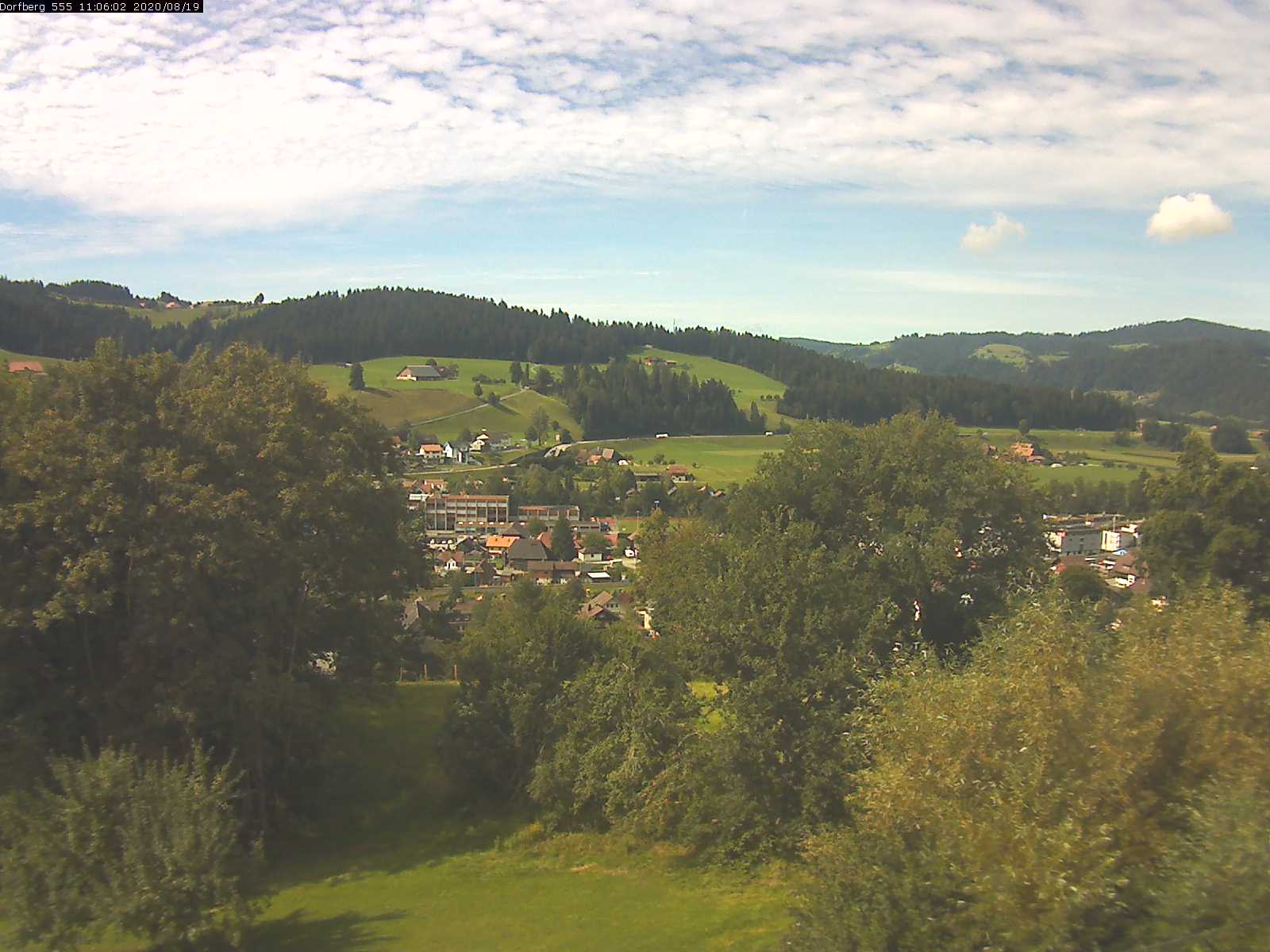 Webcam-Bild: Aussicht vom Dorfberg in Langnau 20200819-110601