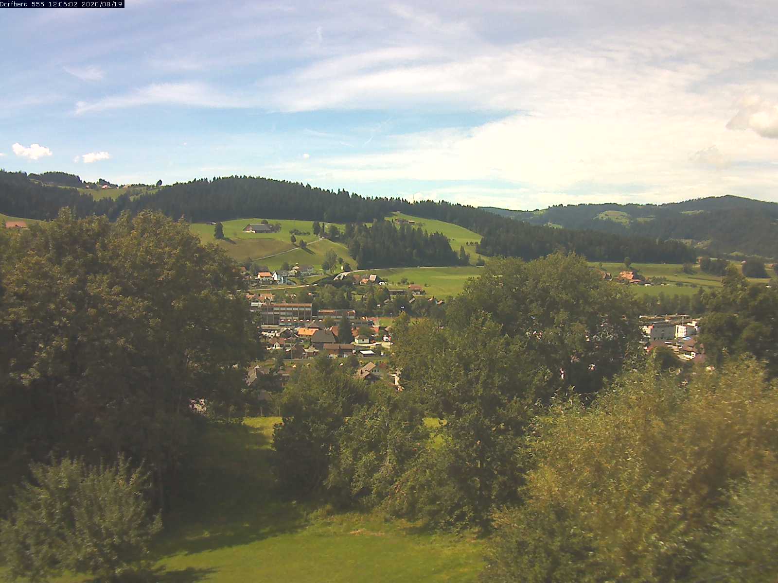 Webcam-Bild: Aussicht vom Dorfberg in Langnau 20200819-120601
