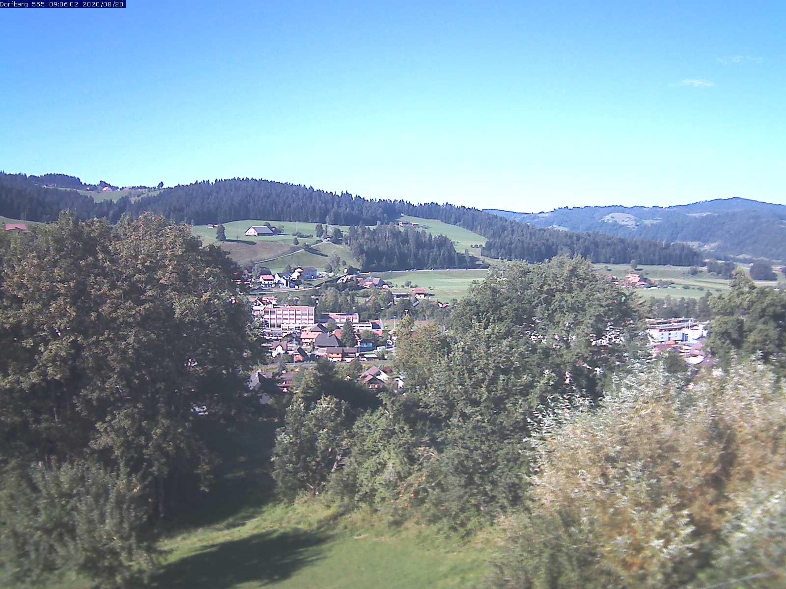 Webcam-Bild: Aussicht vom Dorfberg in Langnau 20200820-090601