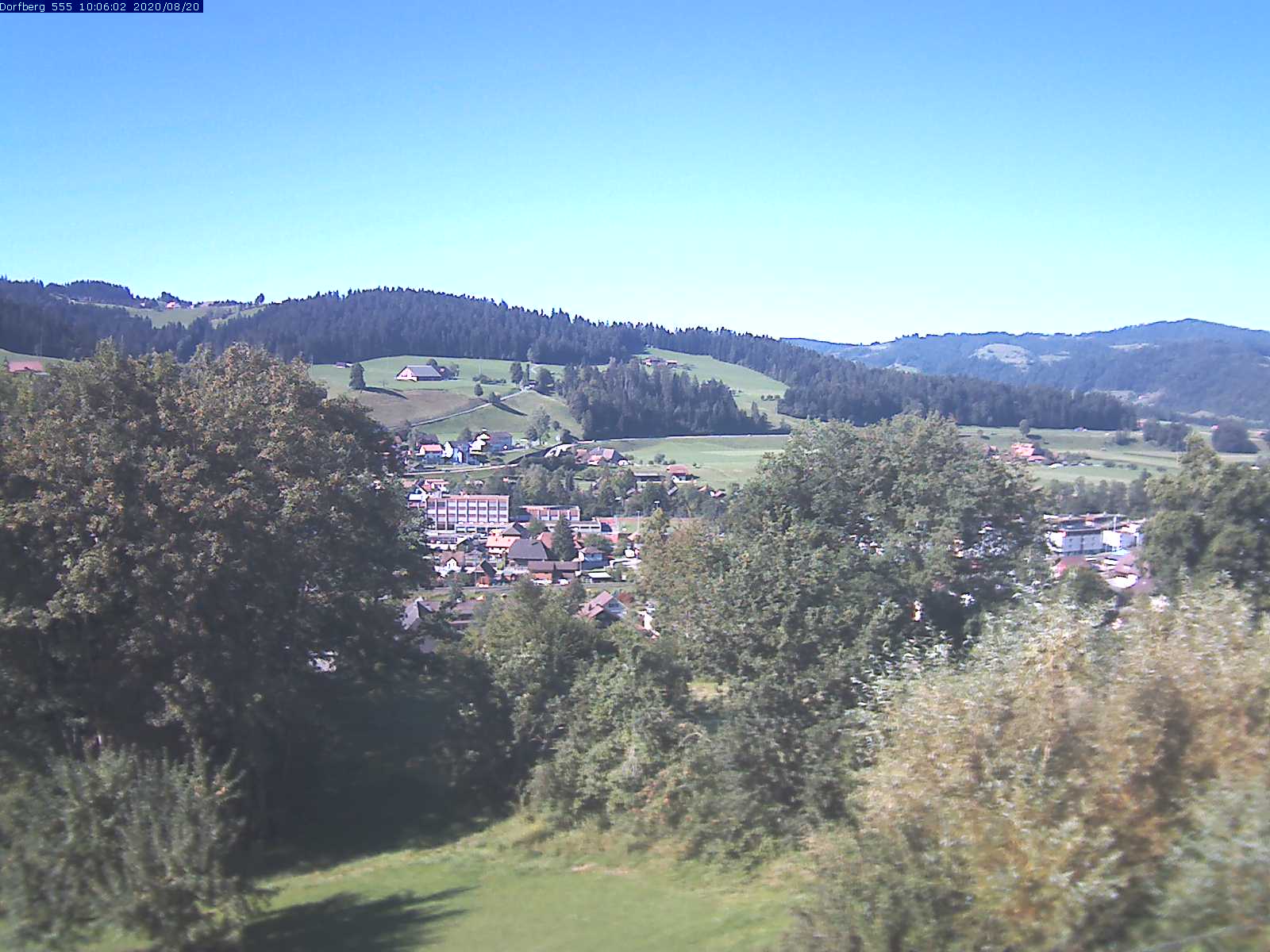 Webcam-Bild: Aussicht vom Dorfberg in Langnau 20200820-100601