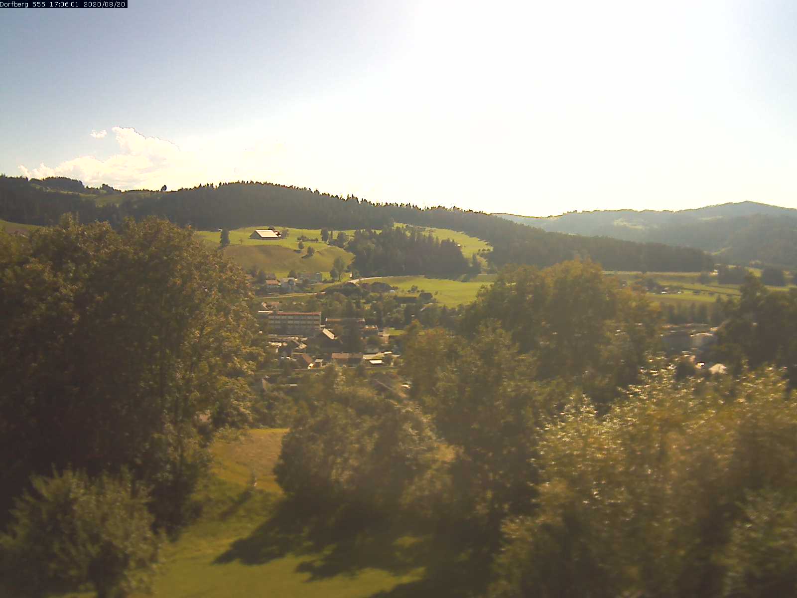 Webcam-Bild: Aussicht vom Dorfberg in Langnau 20200820-170601
