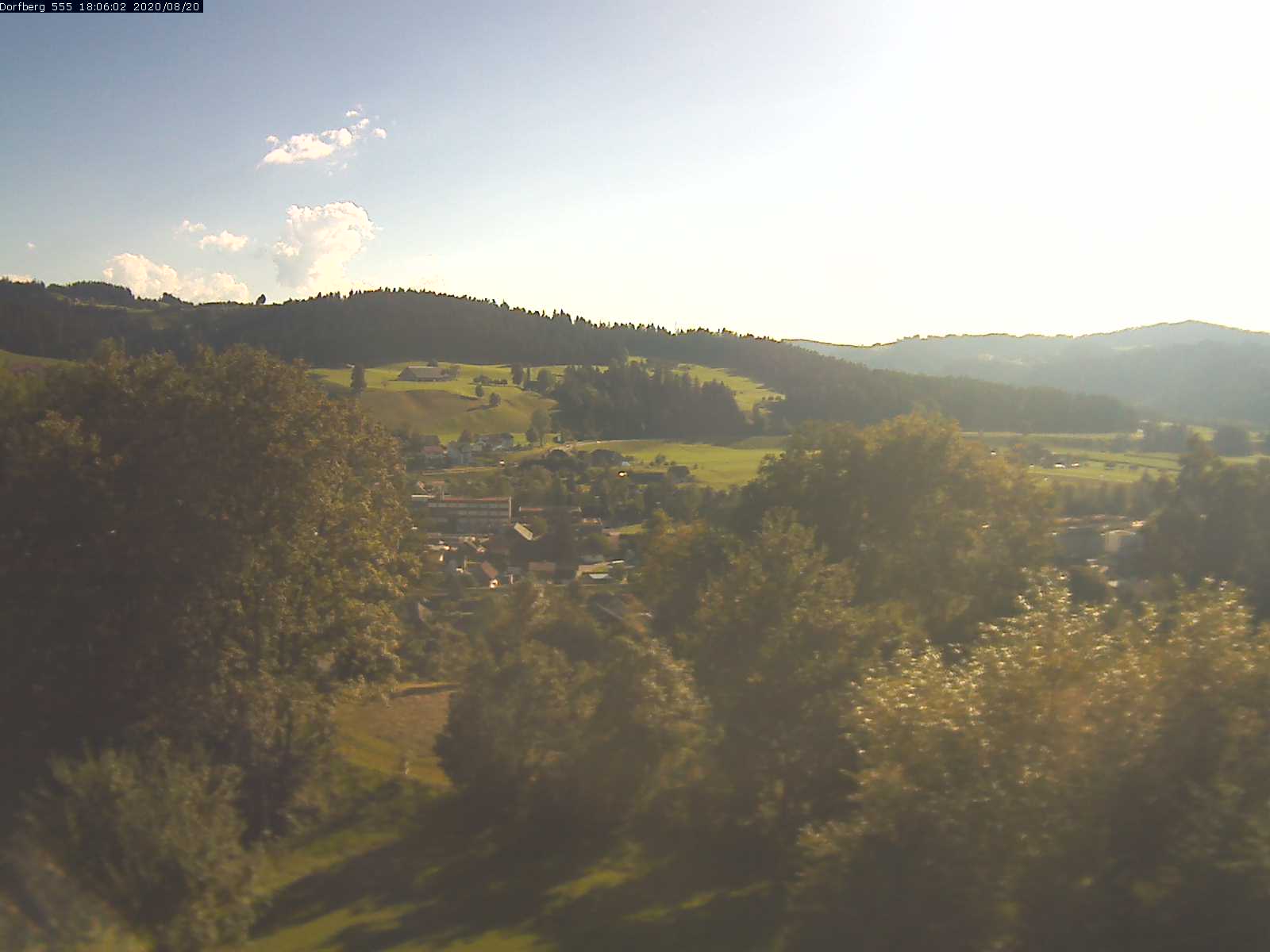 Webcam-Bild: Aussicht vom Dorfberg in Langnau 20200820-180601