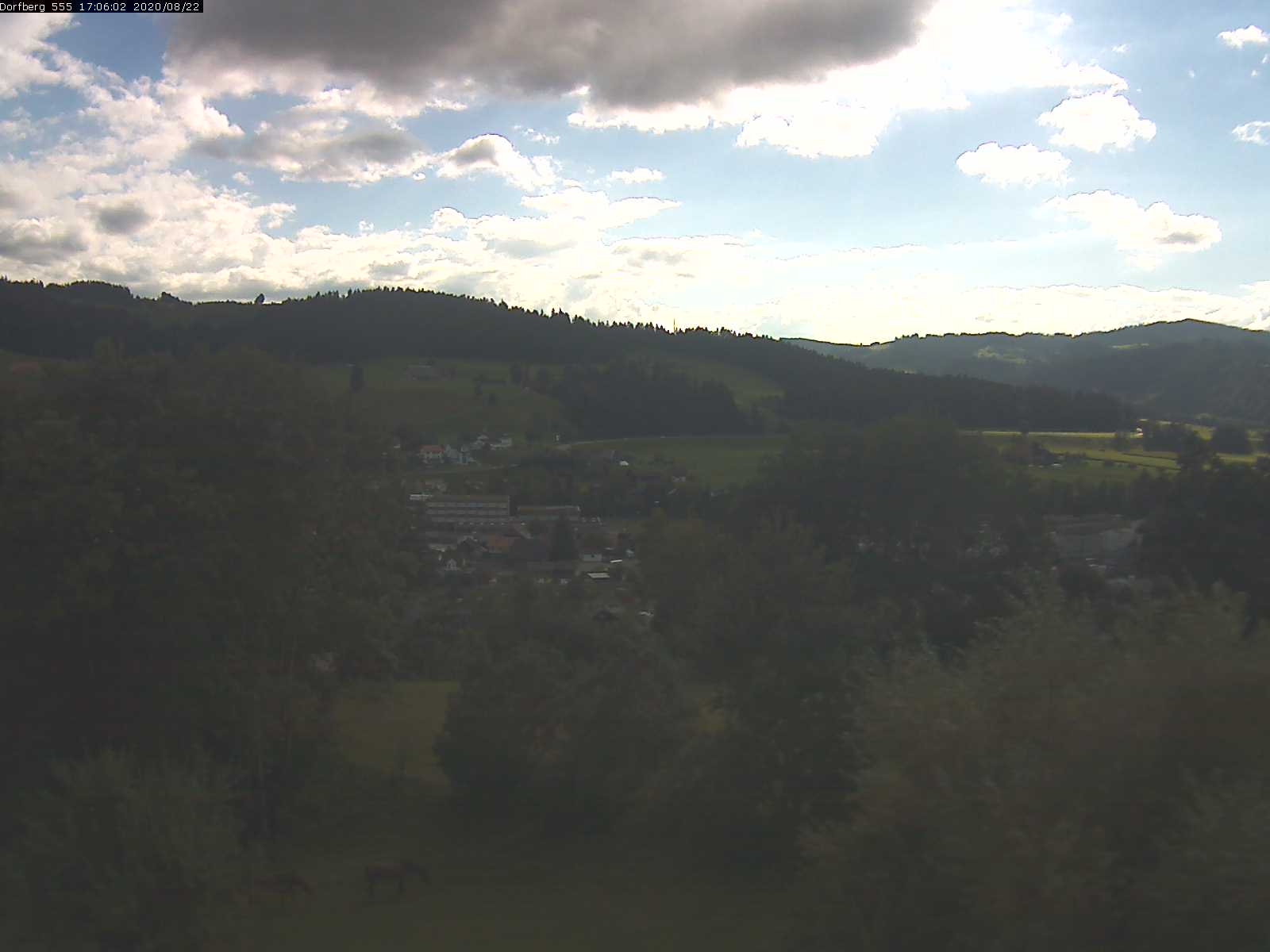 Webcam-Bild: Aussicht vom Dorfberg in Langnau 20200822-170601