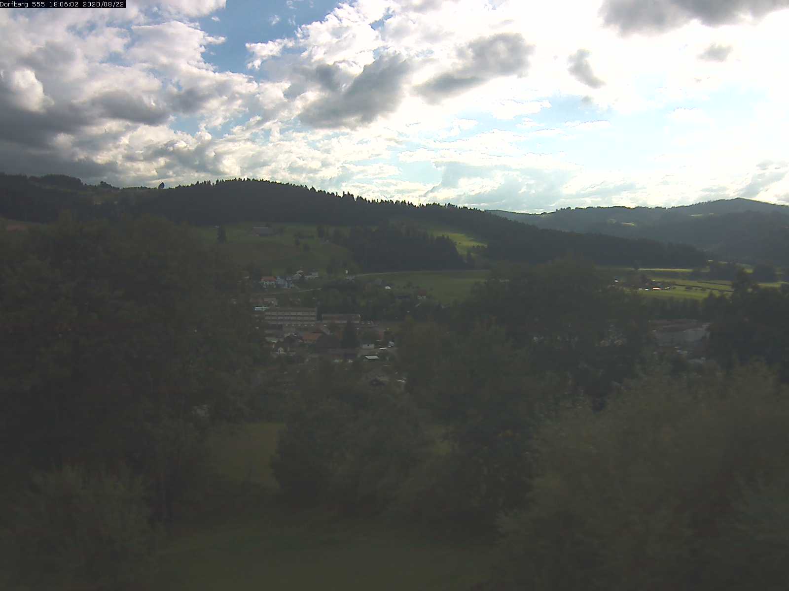 Webcam-Bild: Aussicht vom Dorfberg in Langnau 20200822-180601