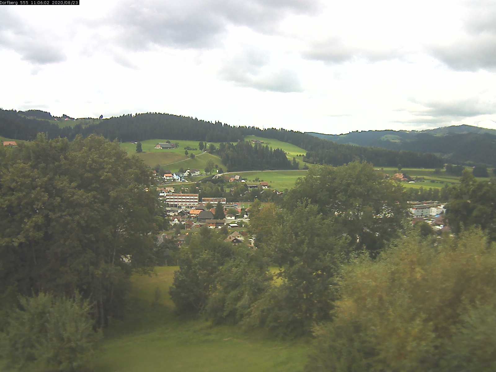 Webcam-Bild: Aussicht vom Dorfberg in Langnau 20200823-110601