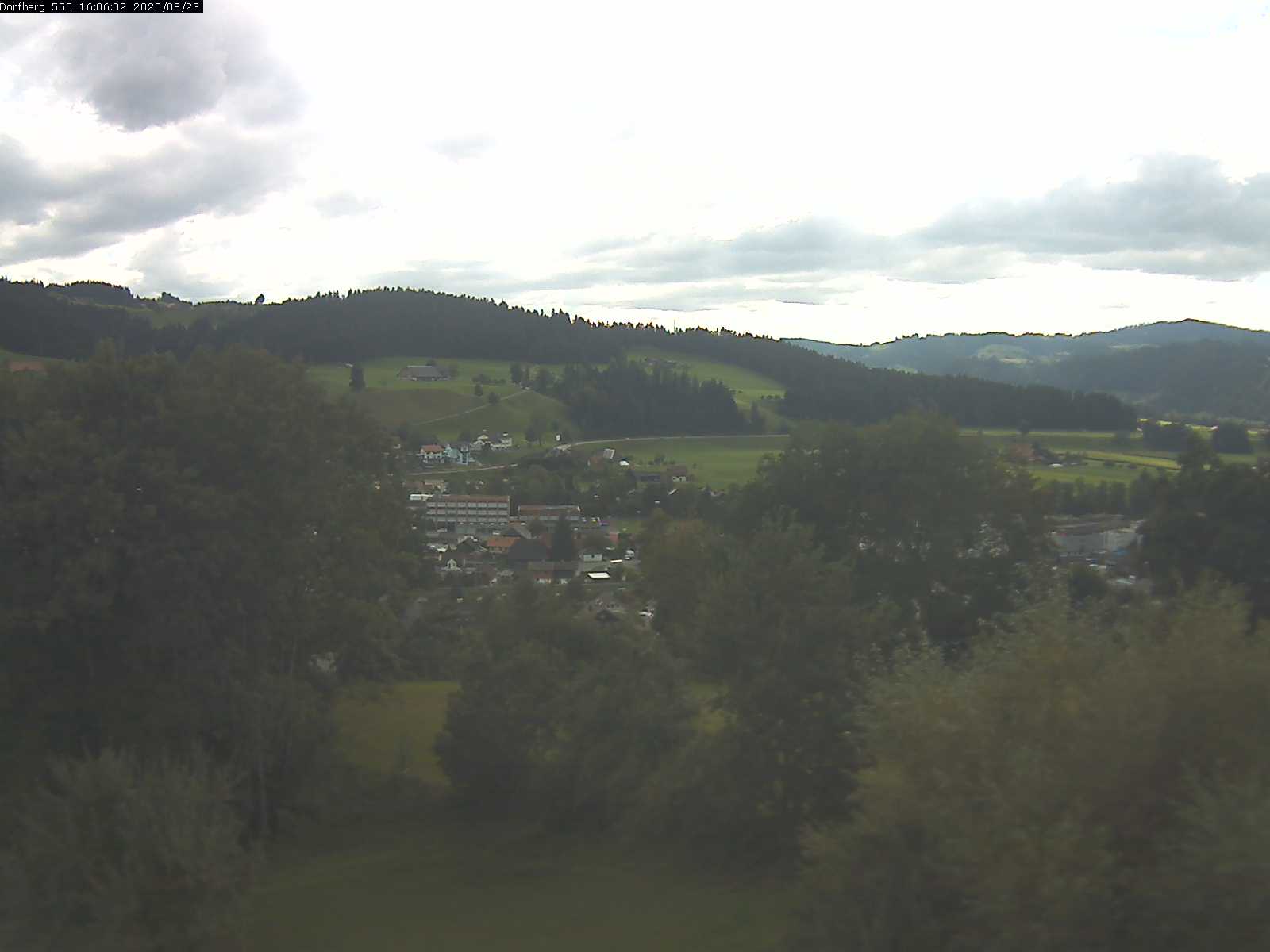 Webcam-Bild: Aussicht vom Dorfberg in Langnau 20200823-160601