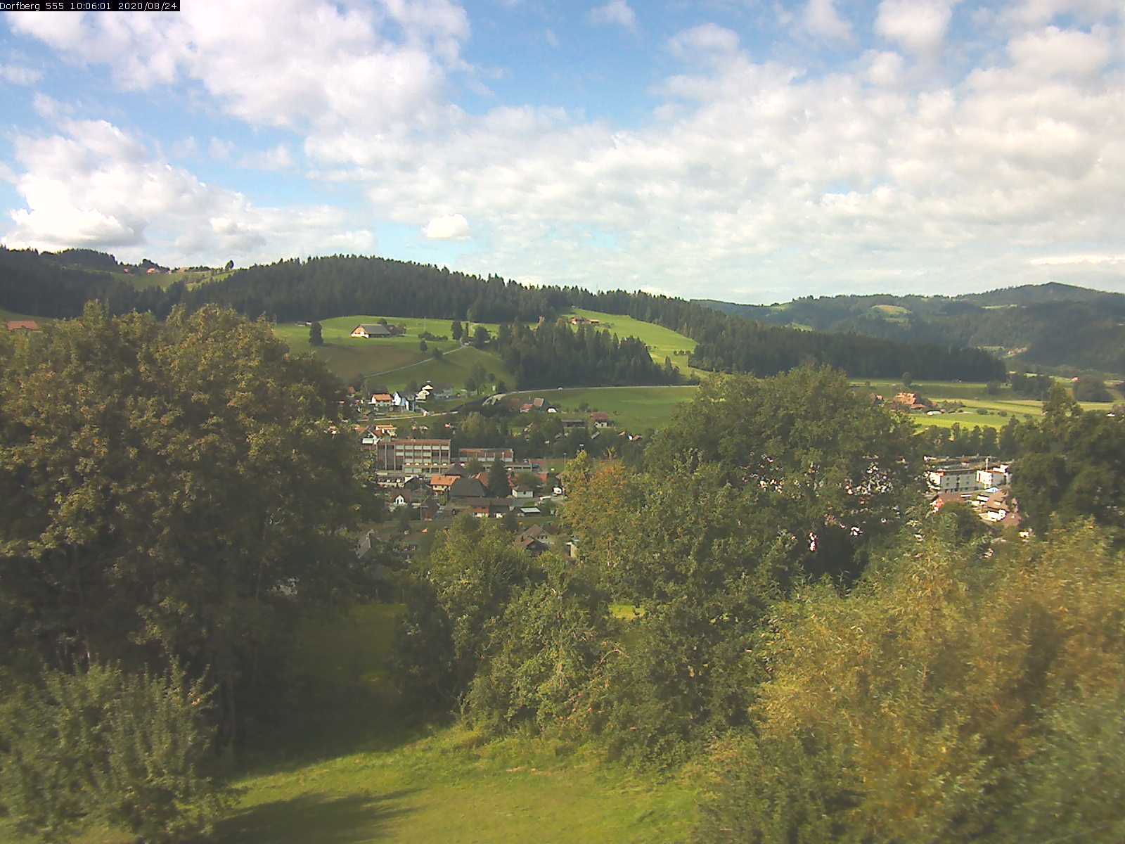 Webcam-Bild: Aussicht vom Dorfberg in Langnau 20200824-100601