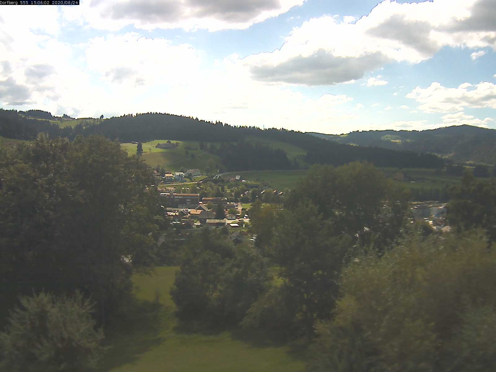 Webcam-Bild: Aussicht vom Dorfberg in Langnau 20200824-150601