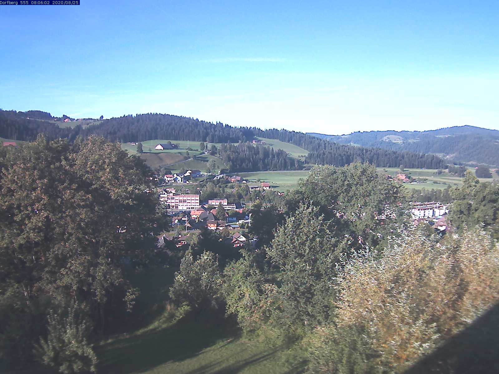 Webcam-Bild: Aussicht vom Dorfberg in Langnau 20200825-080601