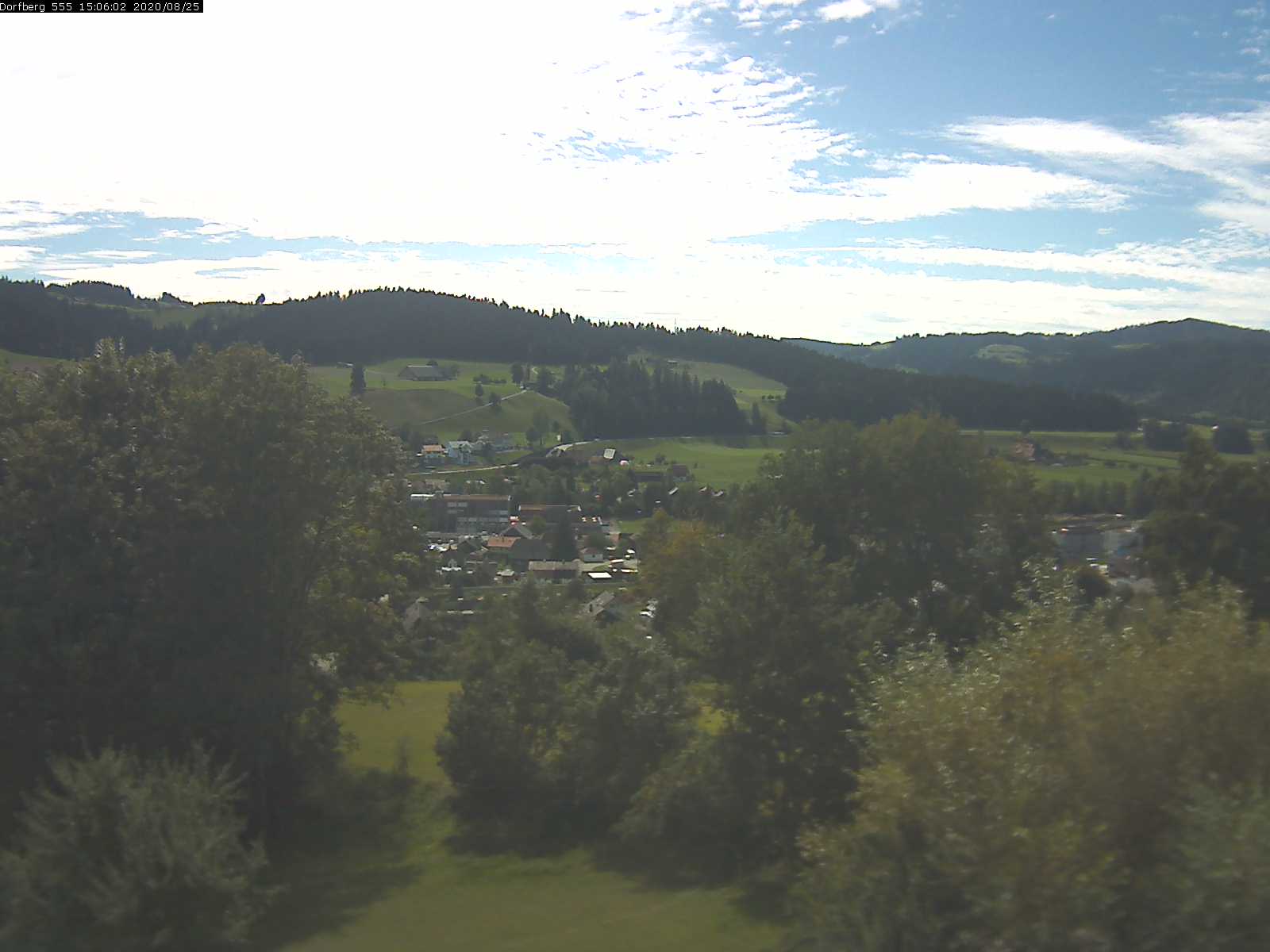 Webcam-Bild: Aussicht vom Dorfberg in Langnau 20200825-150601