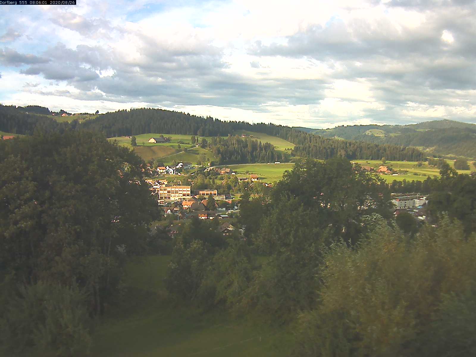 Webcam-Bild: Aussicht vom Dorfberg in Langnau 20200826-080601