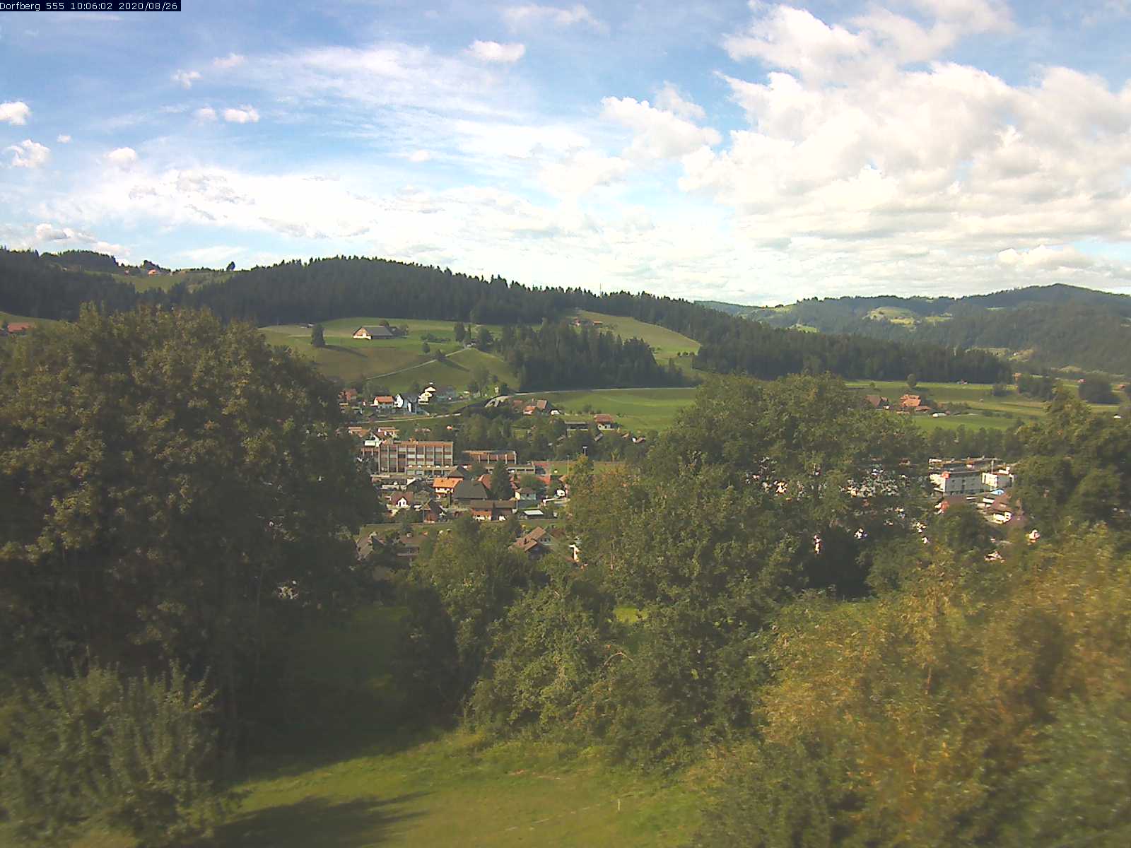 Webcam-Bild: Aussicht vom Dorfberg in Langnau 20200826-100601