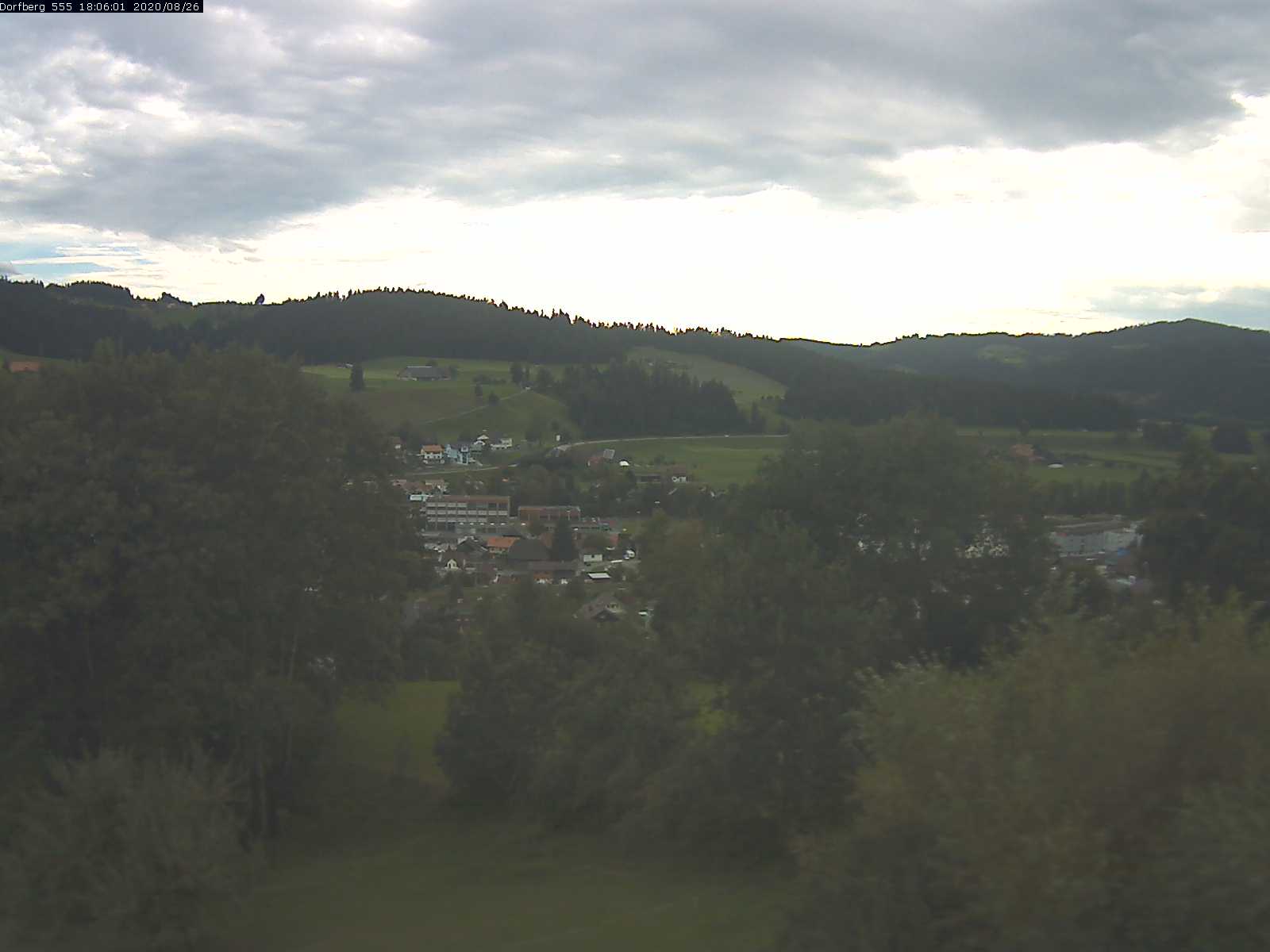 Webcam-Bild: Aussicht vom Dorfberg in Langnau 20200826-180601