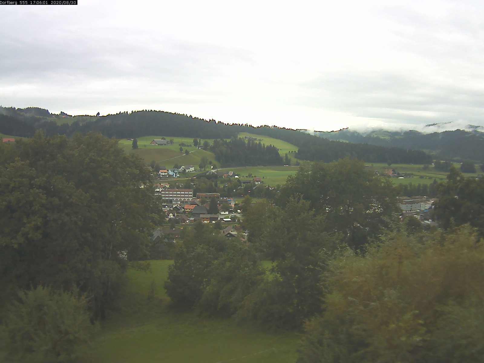 Webcam-Bild: Aussicht vom Dorfberg in Langnau 20200830-170601