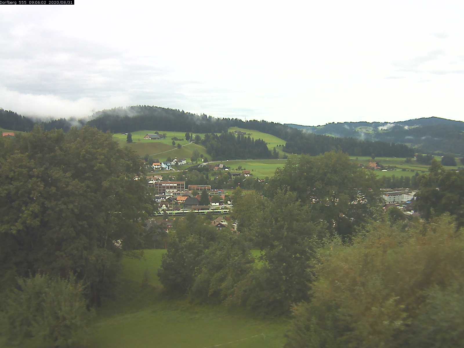Webcam-Bild: Aussicht vom Dorfberg in Langnau 20200831-090601