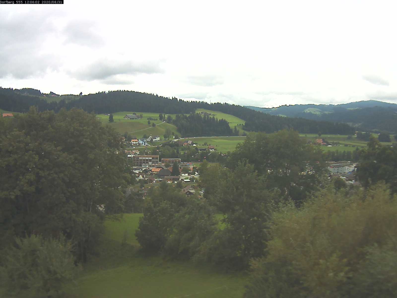Webcam-Bild: Aussicht vom Dorfberg in Langnau 20200831-120601