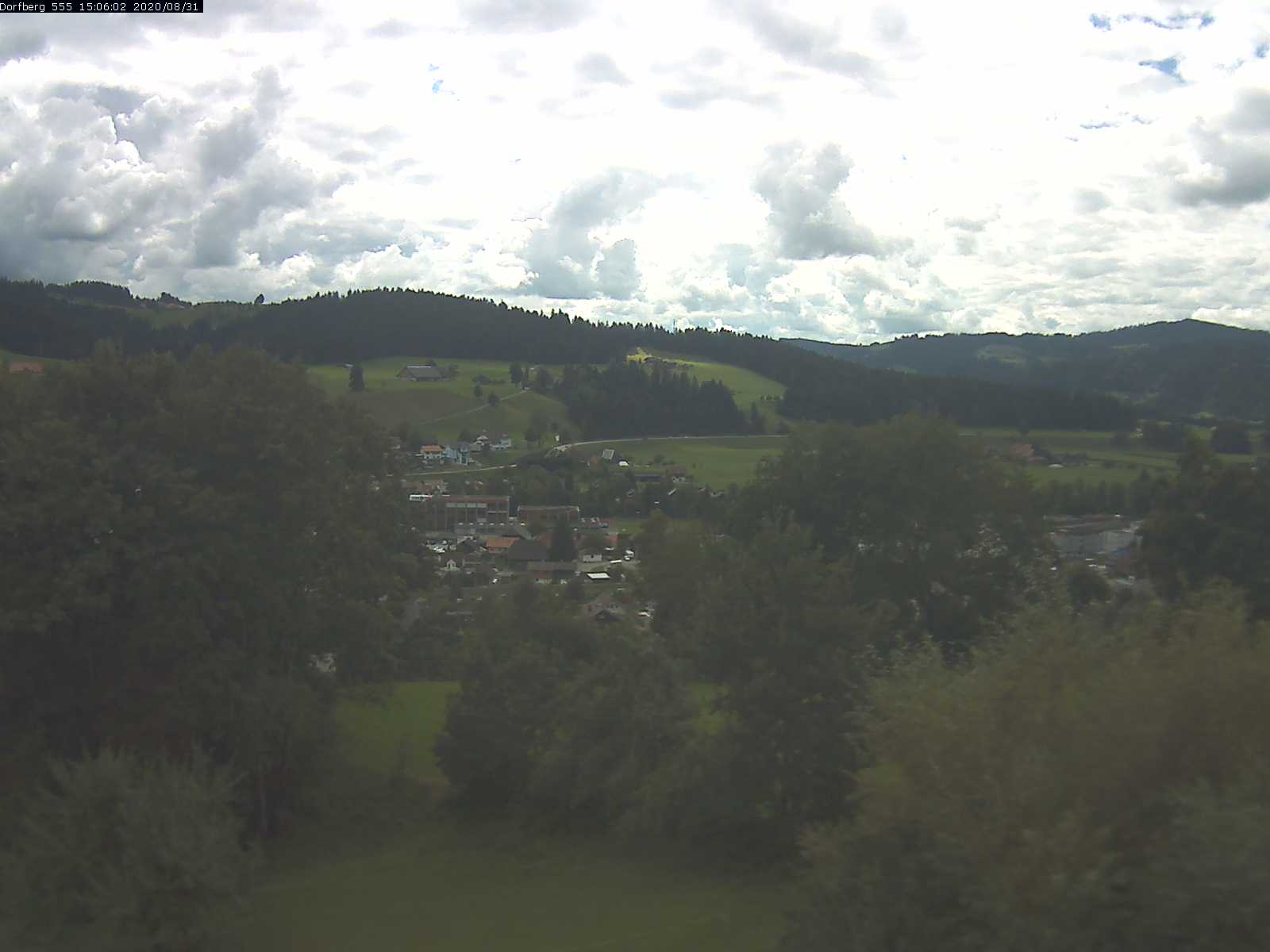 Webcam-Bild: Aussicht vom Dorfberg in Langnau 20200831-150601