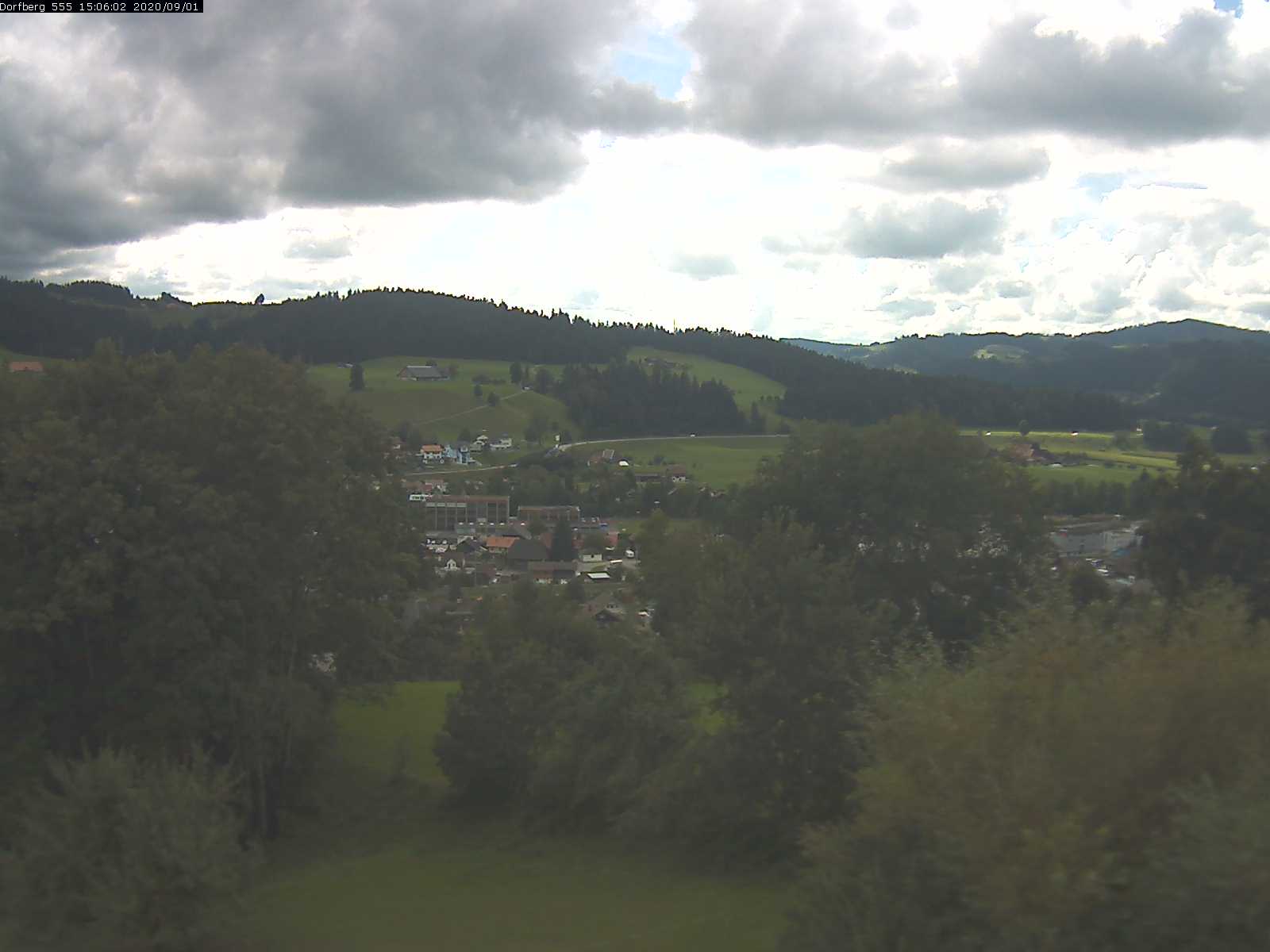Webcam-Bild: Aussicht vom Dorfberg in Langnau 20200901-150601