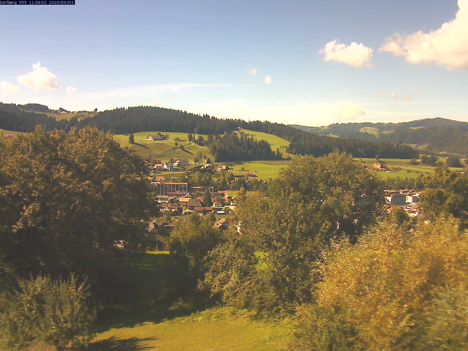 Webcam-Bild: Aussicht vom Dorfberg in Langnau 20200903-110601