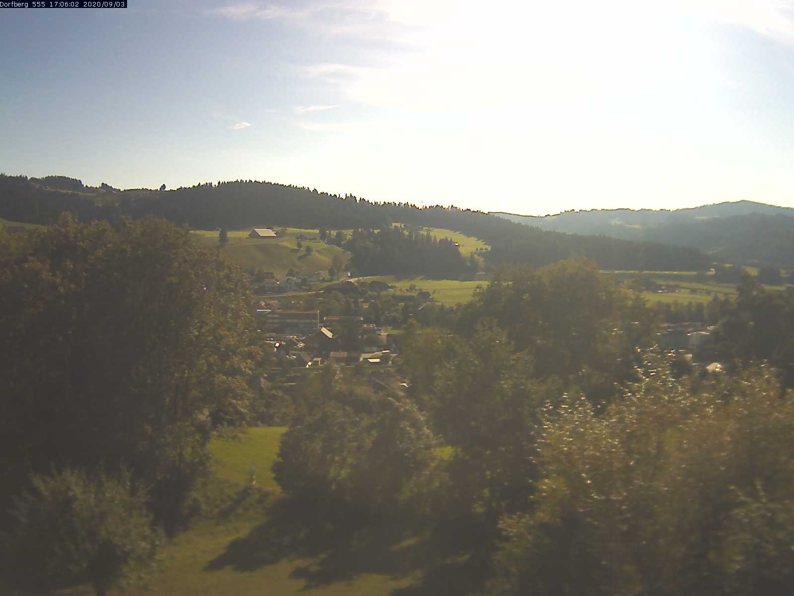 Webcam-Bild: Aussicht vom Dorfberg in Langnau 20200903-170601