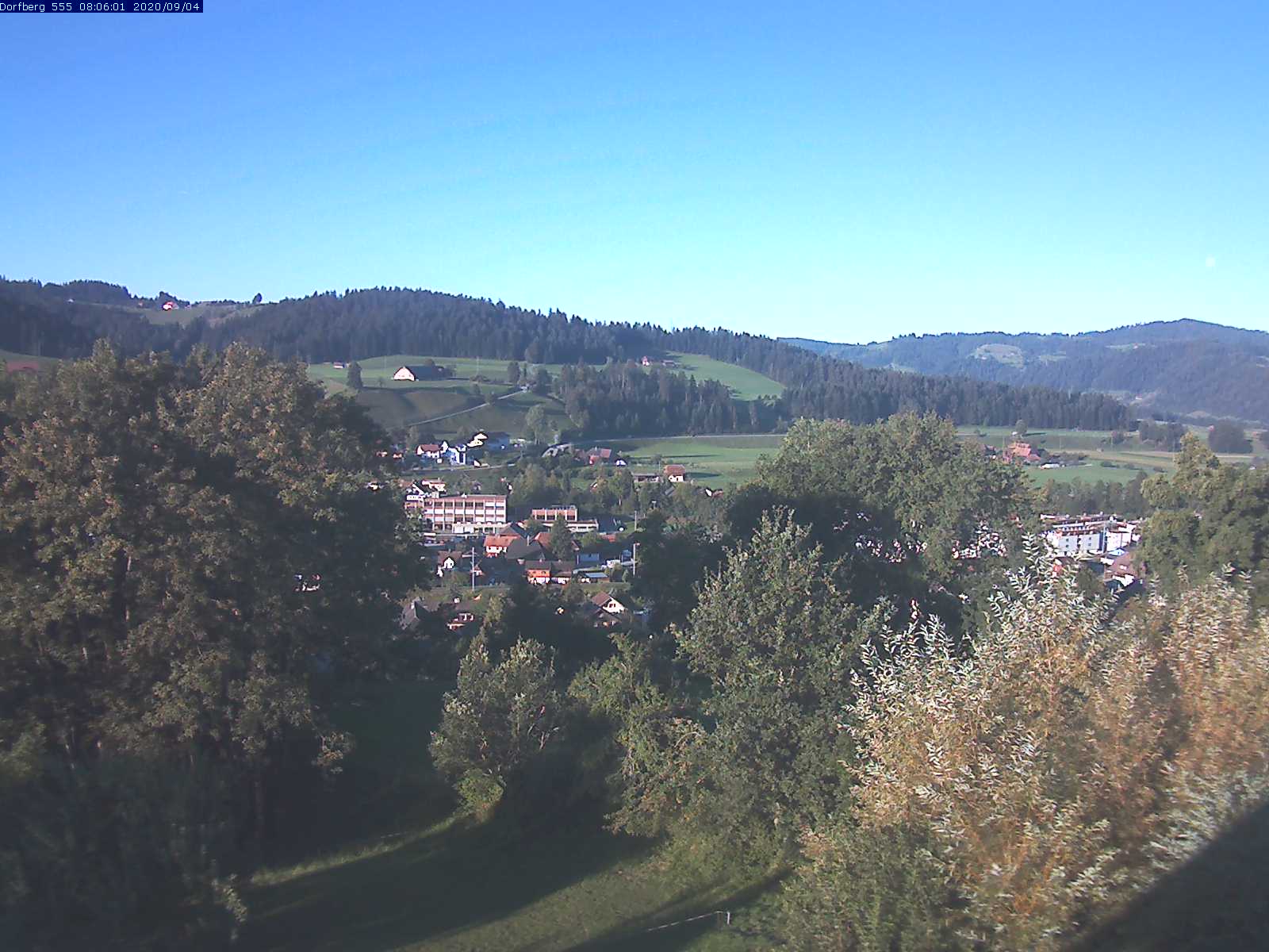 Webcam-Bild: Aussicht vom Dorfberg in Langnau 20200904-080601