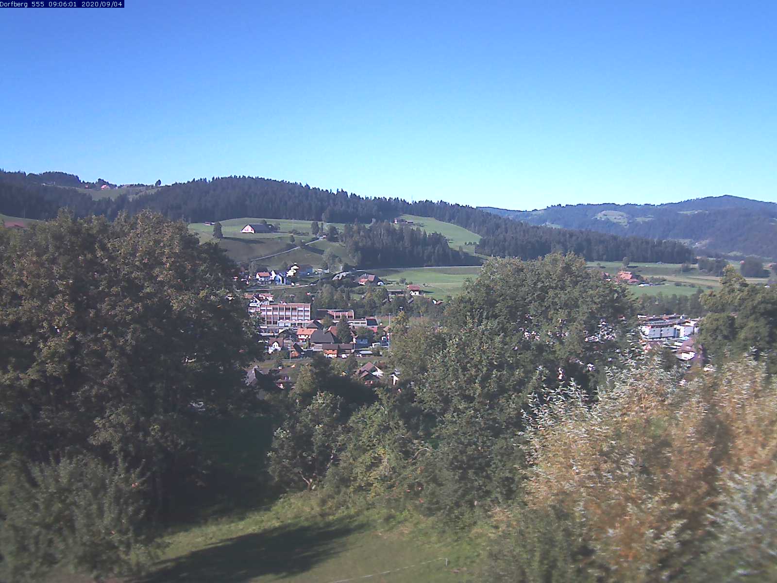 Webcam-Bild: Aussicht vom Dorfberg in Langnau 20200904-090601