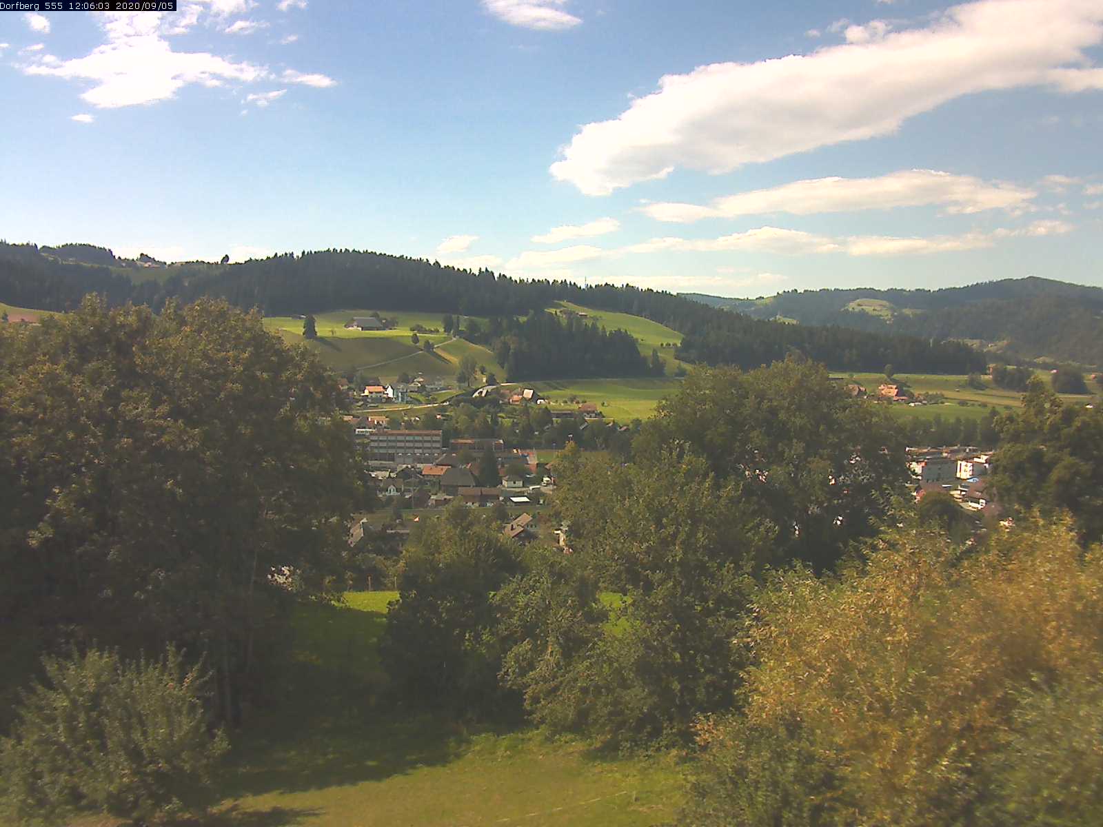 Webcam-Bild: Aussicht vom Dorfberg in Langnau 20200905-120601