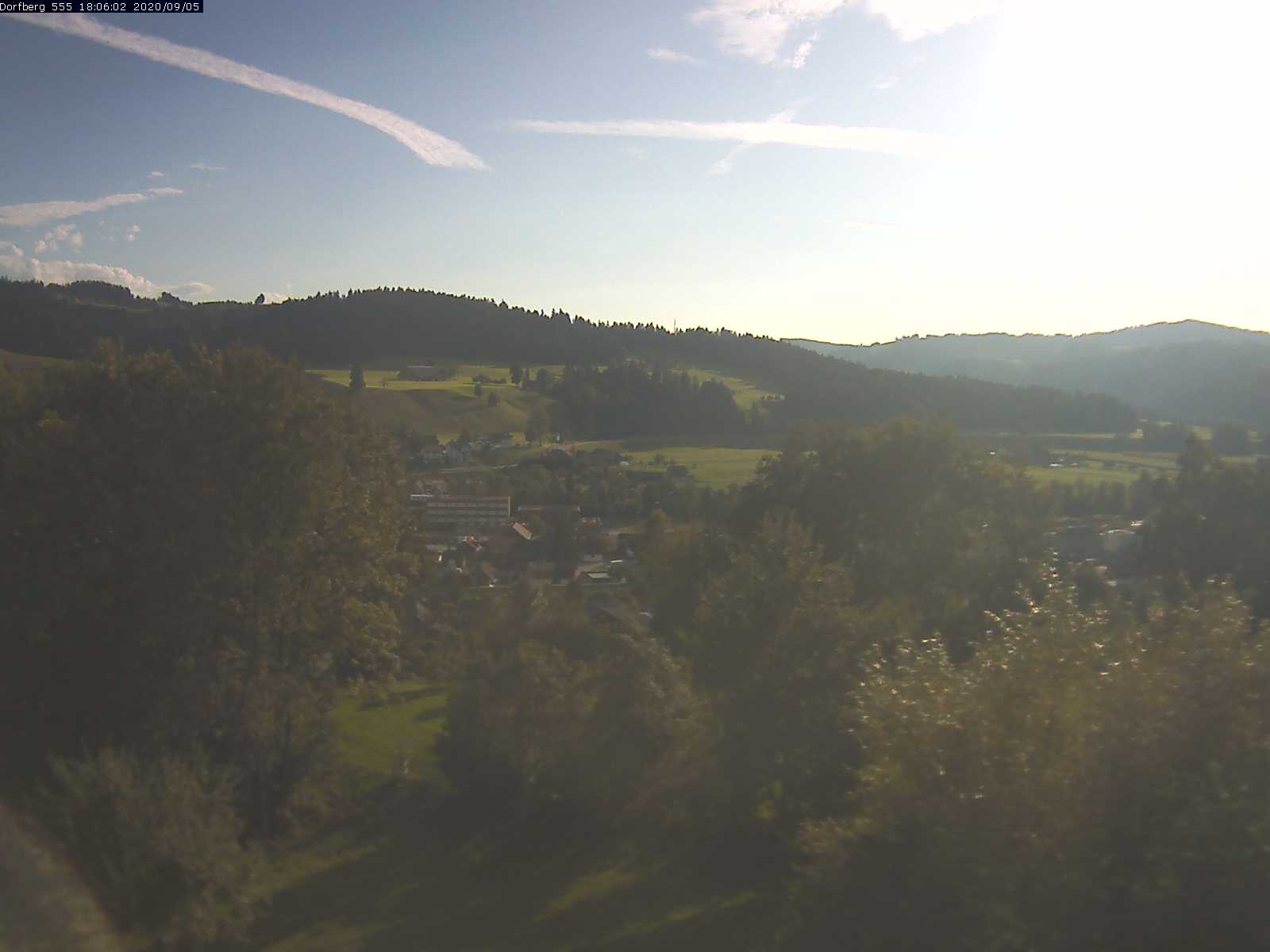 Webcam-Bild: Aussicht vom Dorfberg in Langnau 20200905-180601