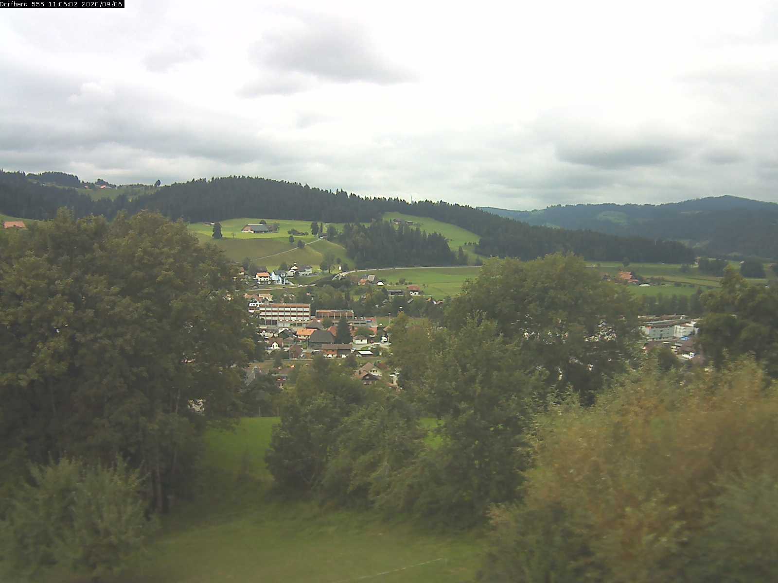 Webcam-Bild: Aussicht vom Dorfberg in Langnau 20200906-110601